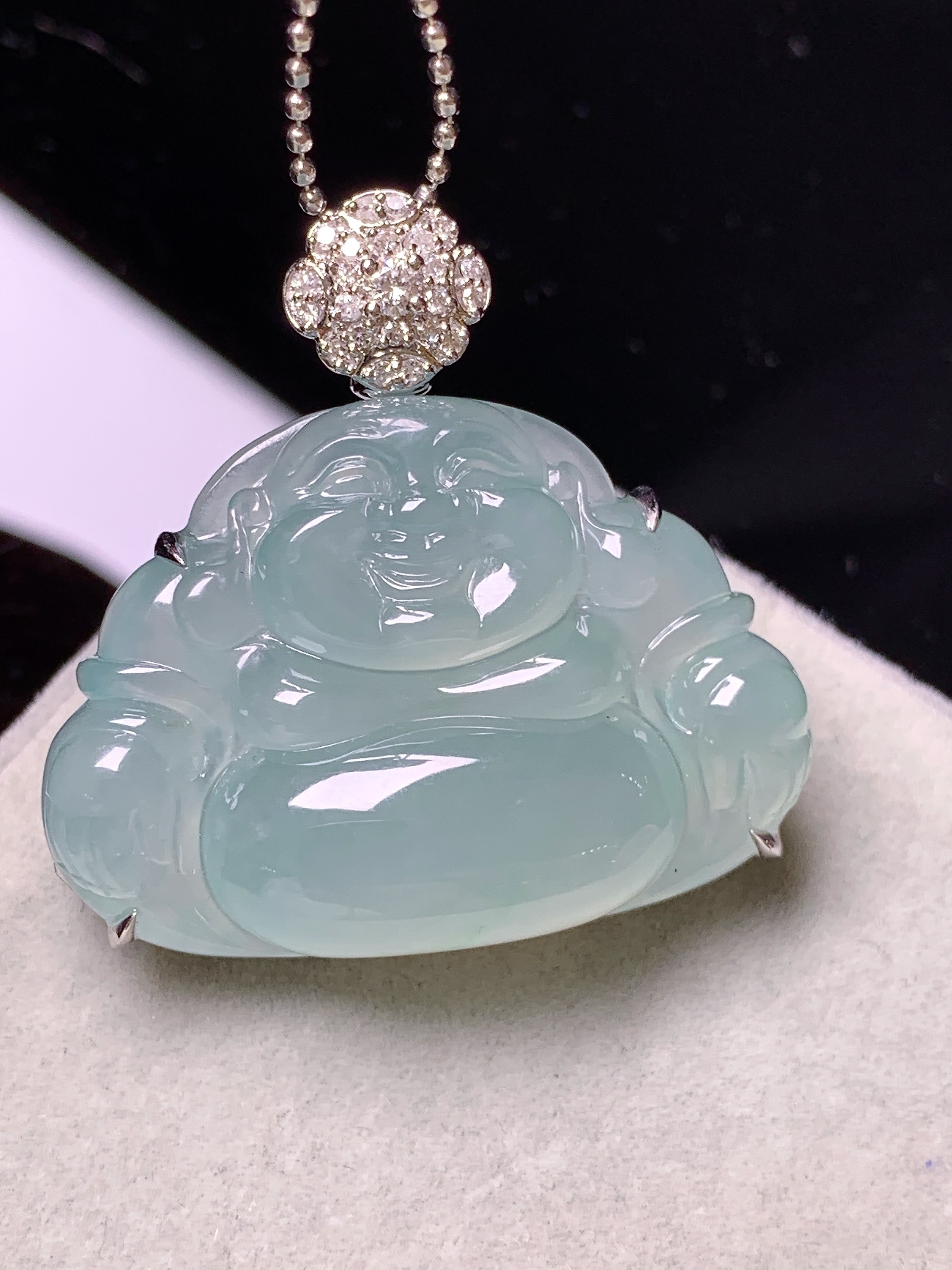 18k金钻镶嵌冰种晴底佛公吊坠 玉质细腻 色泽艳丽清新 水润亮眼 整体尺寸32.3*33.5*10.