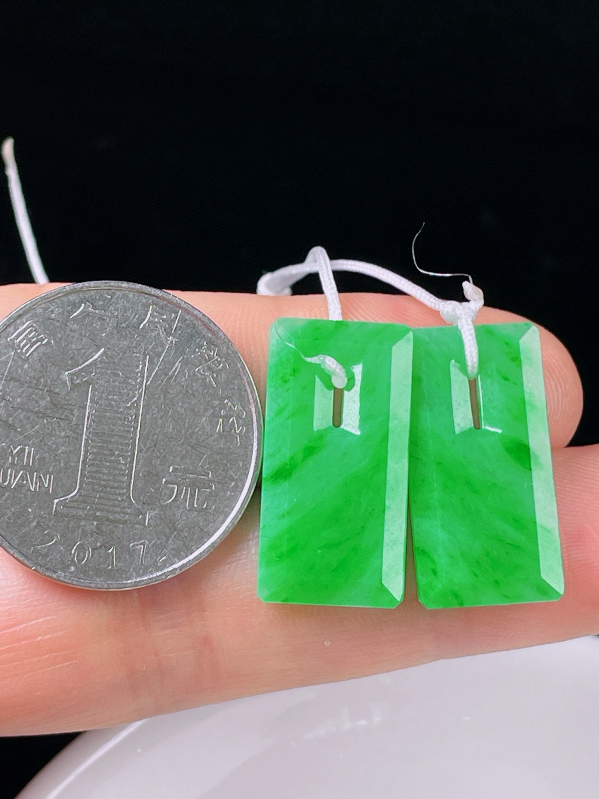飘绿耳坠，老种起光 ，细底通透，尺寸：23.4/12.2/2.9mm0323