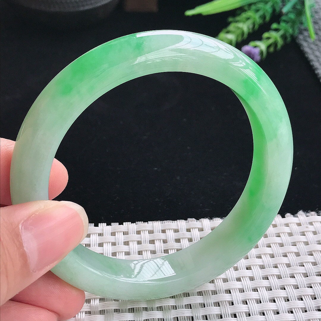 实拍A货翡翠59.5/12.3/9.1老坑精美冰润飘阳绿手镯翡翠玉镯手环