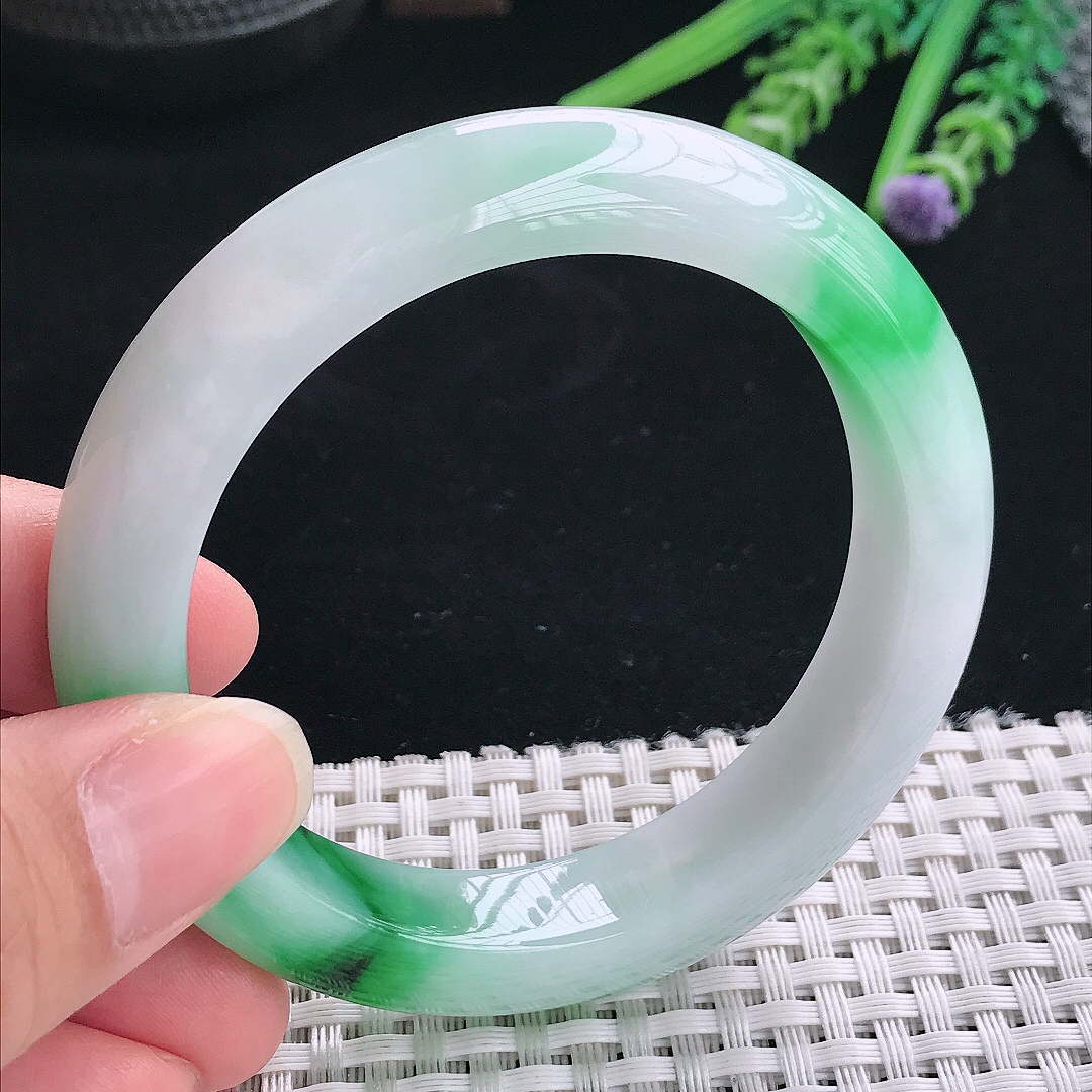 实拍A货翡翠55.3/12.3/9.5老坑精美冰润飘阳绿手镯翡翠玉镯手环