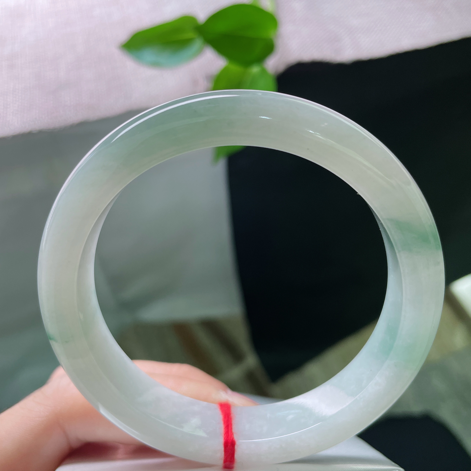 60/12.5/8.6，飘花正圈，水头好，种老，大圈口，上手经典大气，有纹