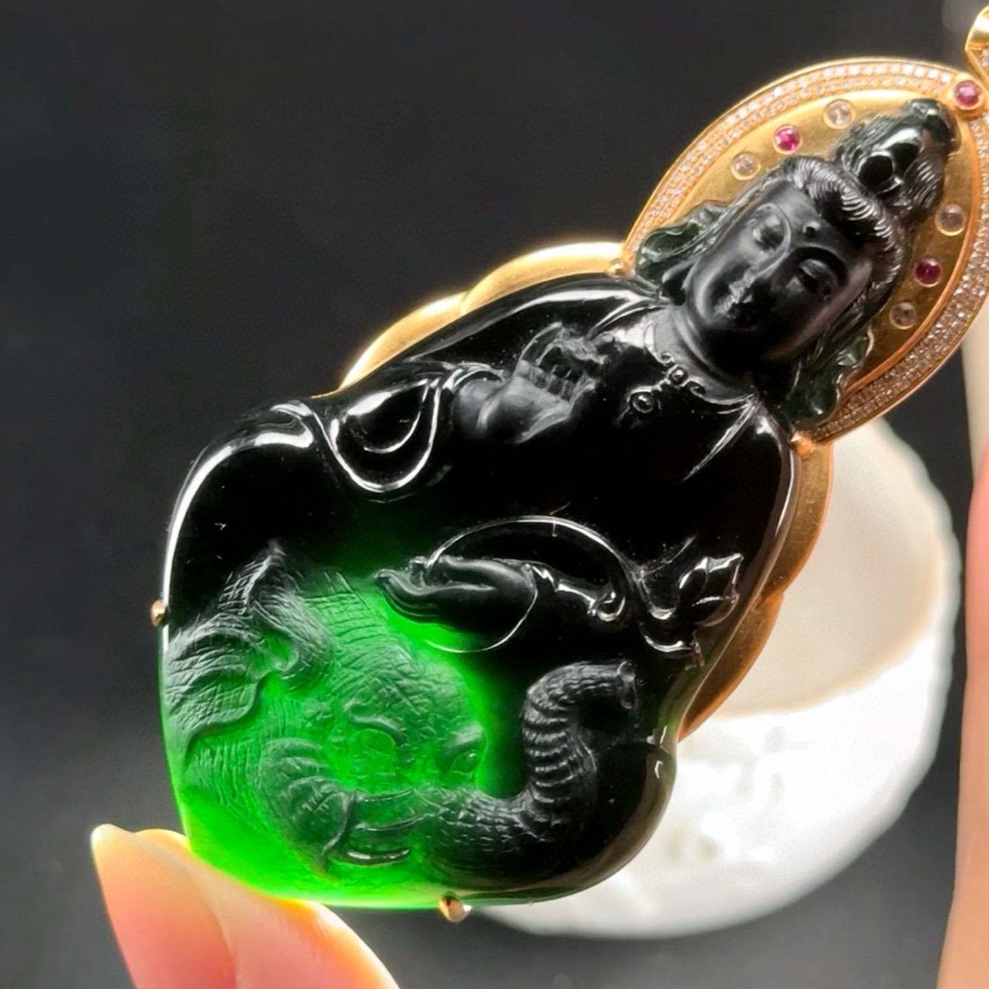 精品18k墨翠普贤菩萨 种好色正 黑度极好 打灯通透 油性十足 尺寸75.3