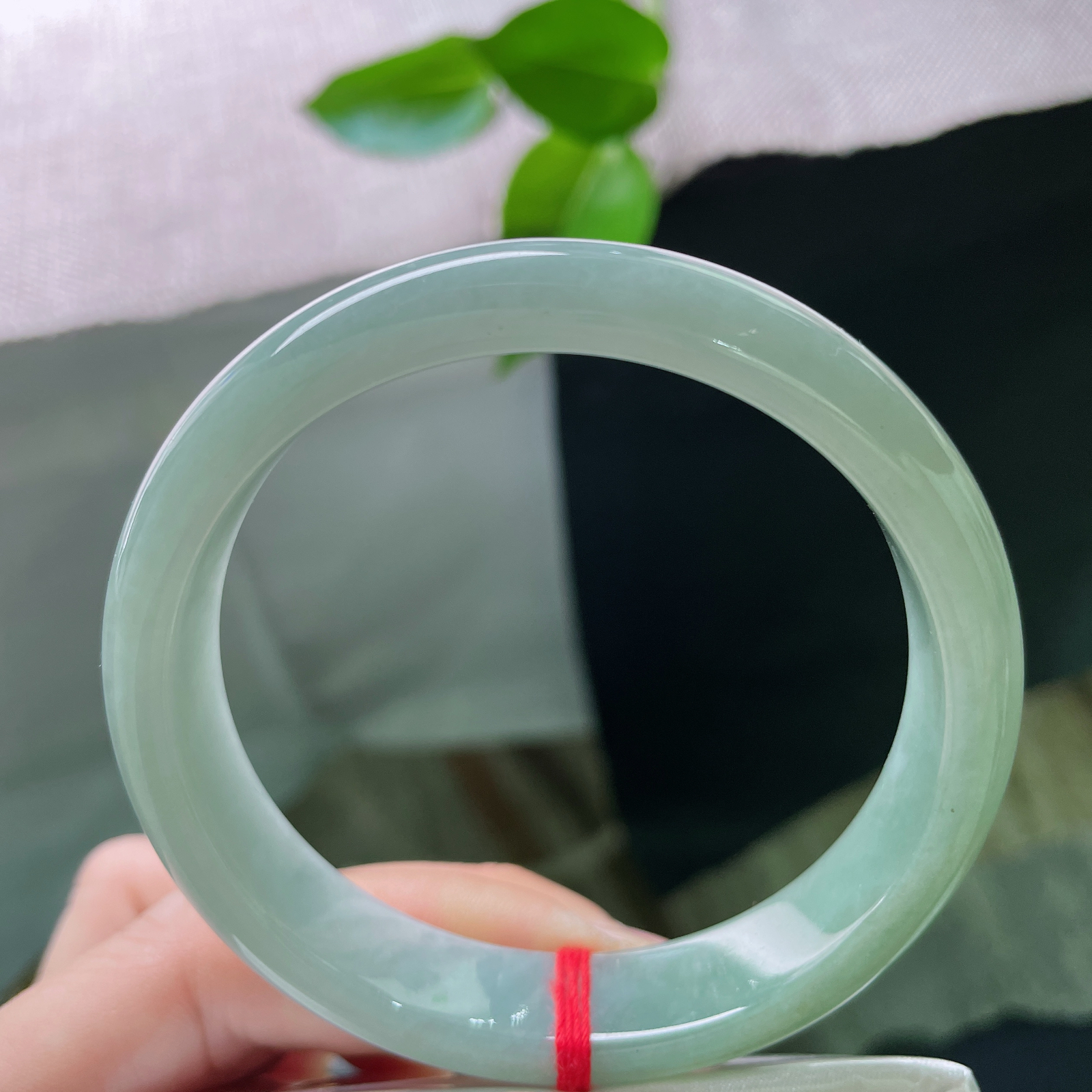 57.8/12.9/7.2，油绿底正圈，肉质细腻干净，颜色由浅入深，过渡自然，无纹裂