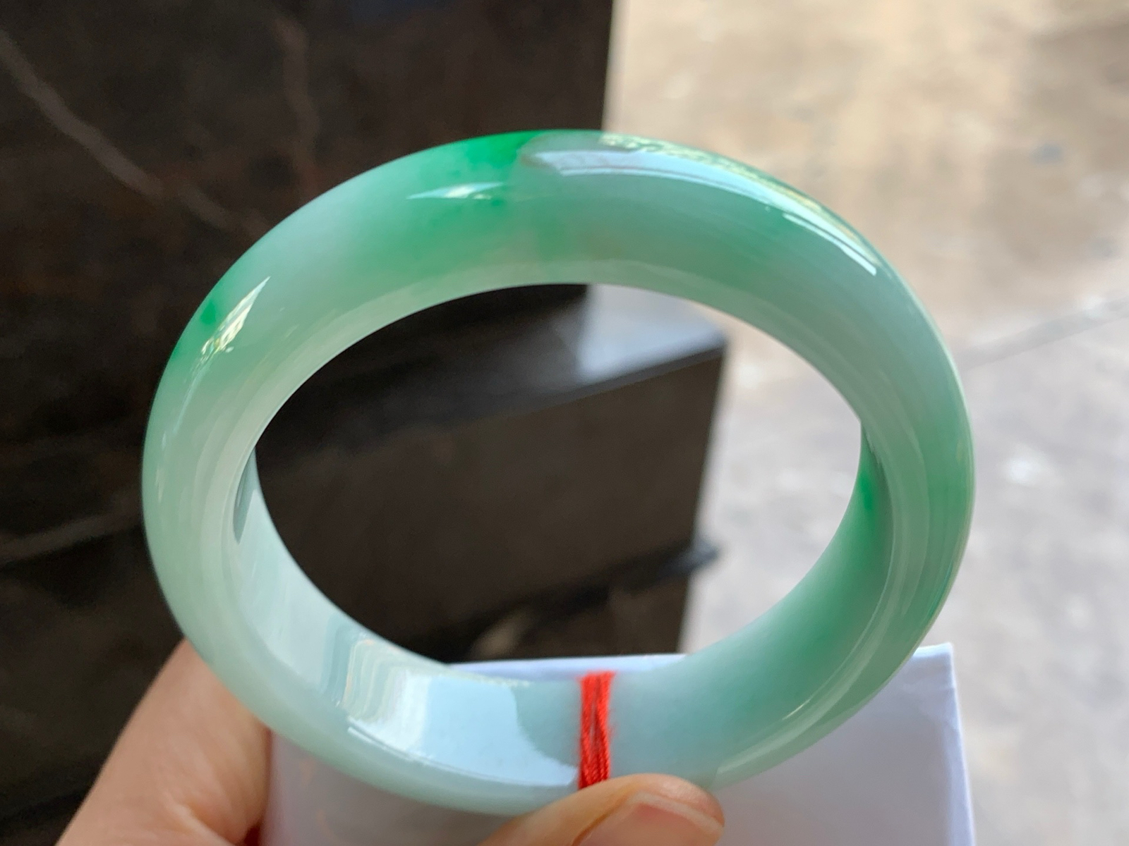 58.5-16.2-9

带色宽版手镯^_^颜色鲜艳