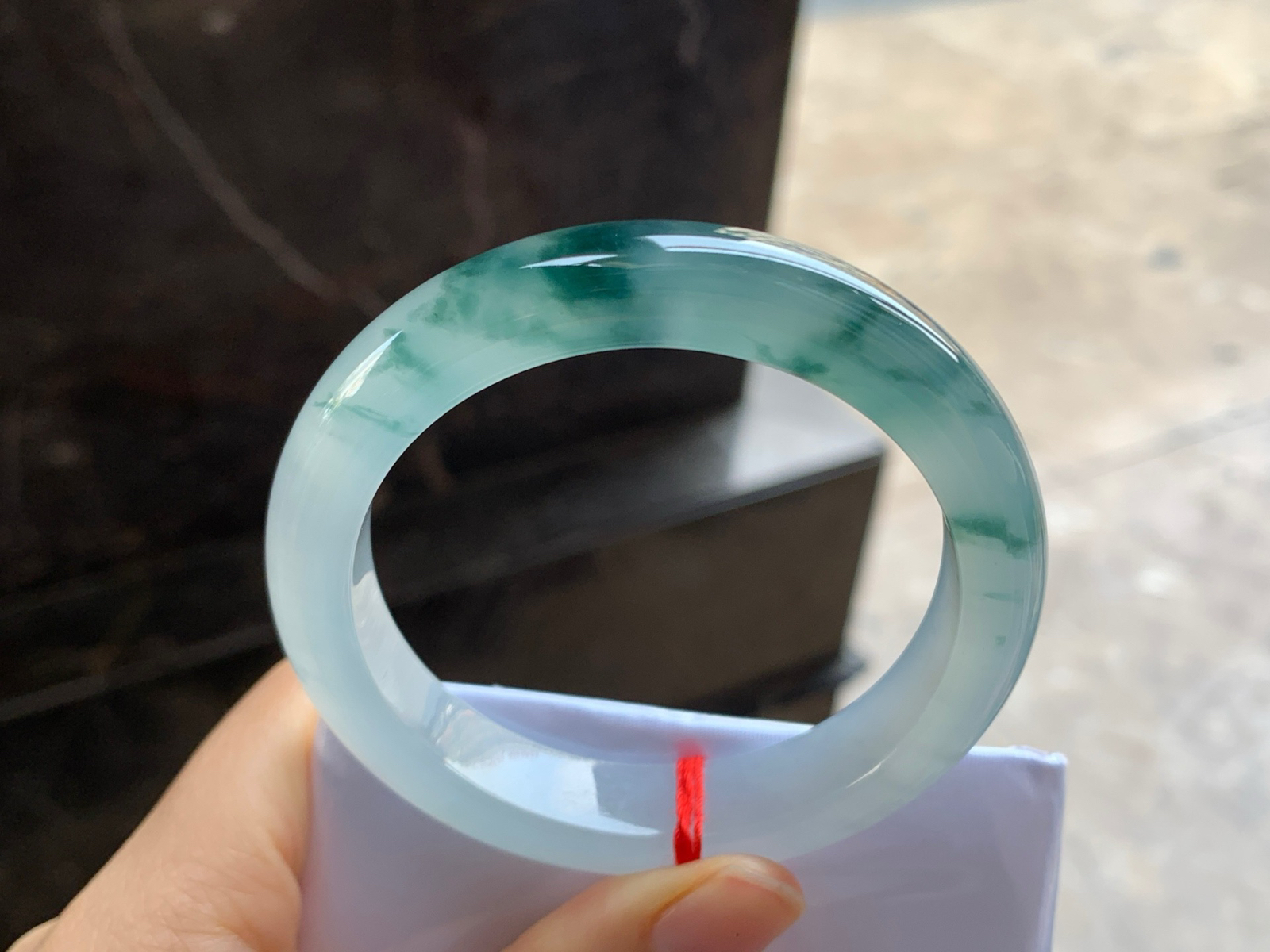 53.5-12-8.3

冰蓝花手镯^_^冰透 飘花浓郁