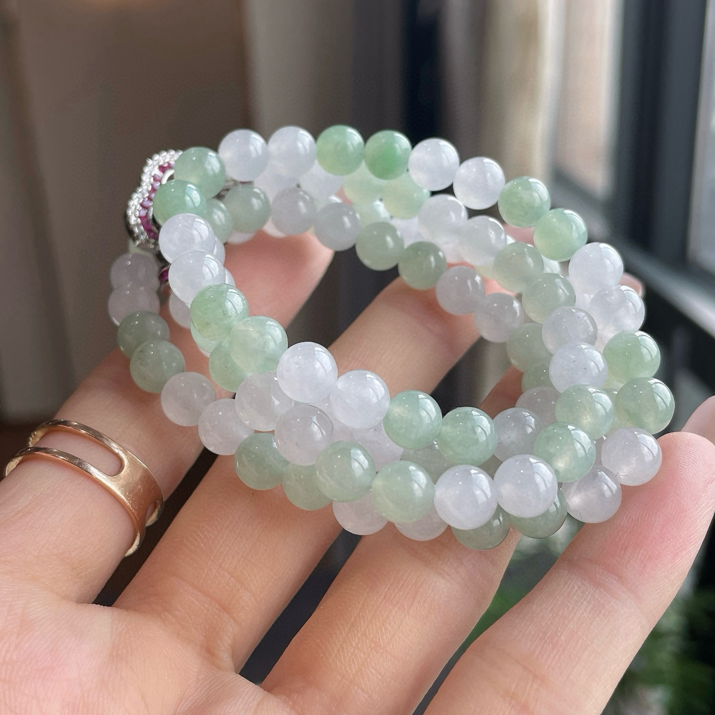 冰晴珠链 
尺寸：6.8/94颗