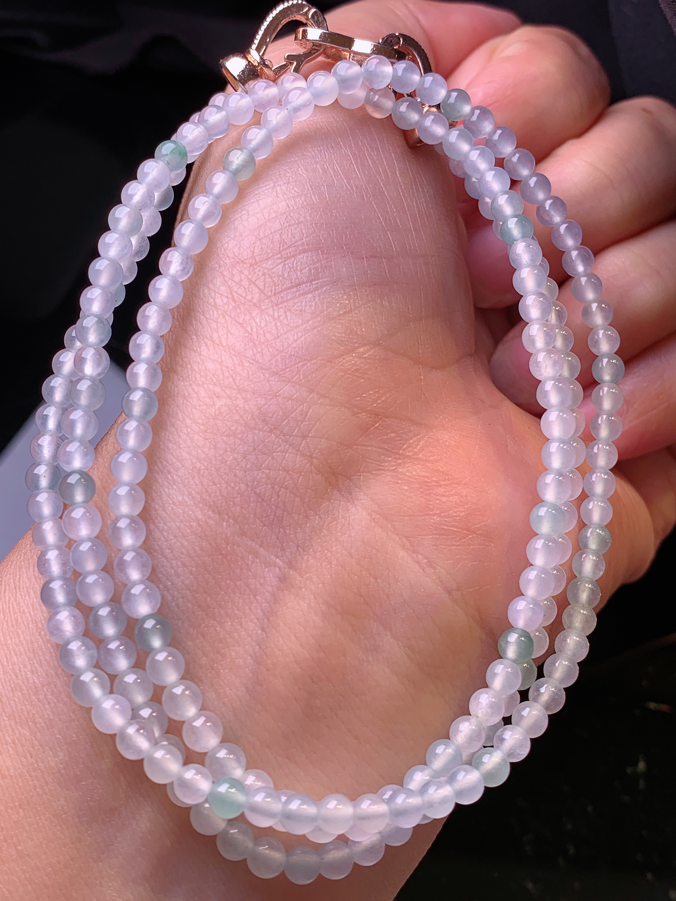 冰种圆珠项链 玉质细腻 色泽艳丽清新 水润亮眼 整体尺寸3.8*2x