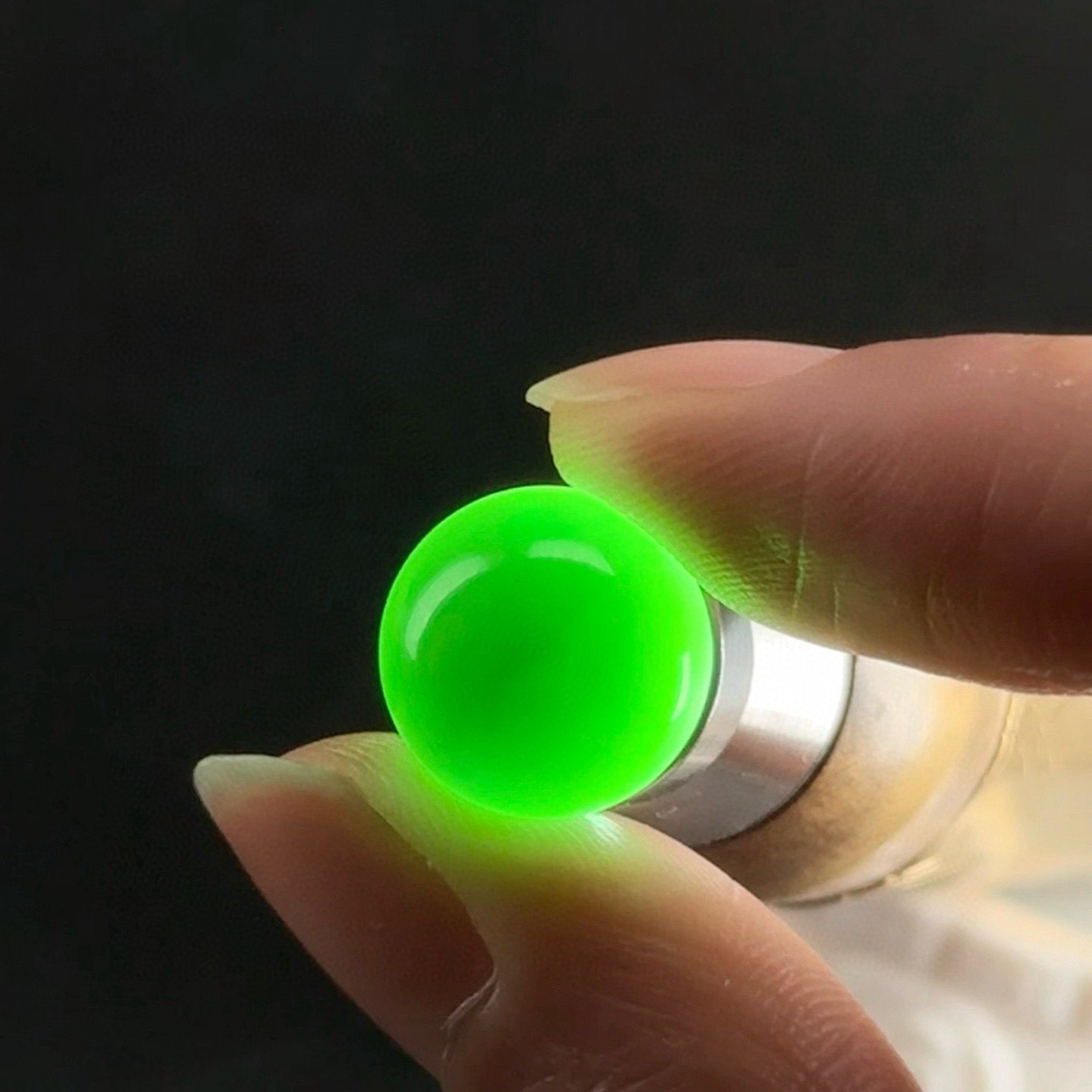 单颗价 墨翠珠子 种好色正 黑度足 打灯通透 油性十足 种好肉细