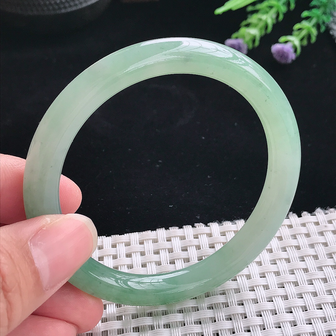 实拍A货翡翠56/8.5老坑冰润起胶满绿圆条手镯翡翠玉镯手环