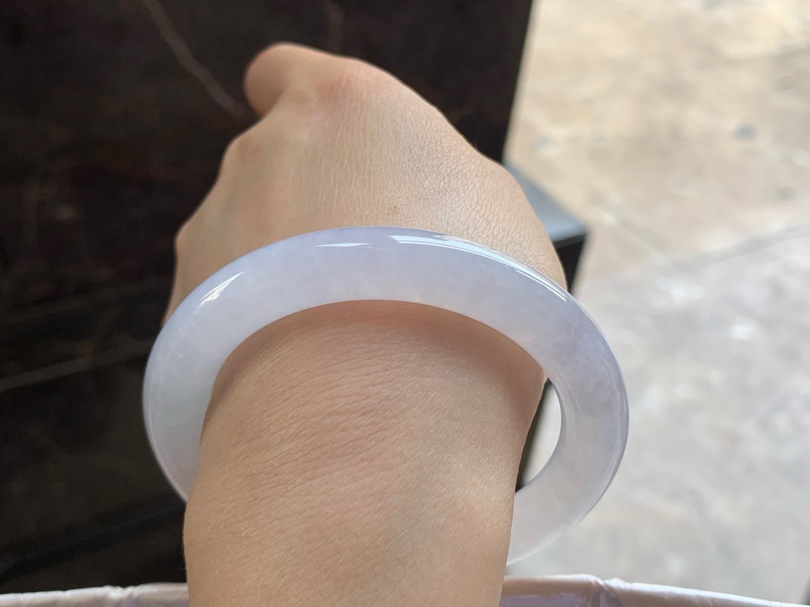 54.5-10.1

冰种淡紫圆条手镯^_^冰透