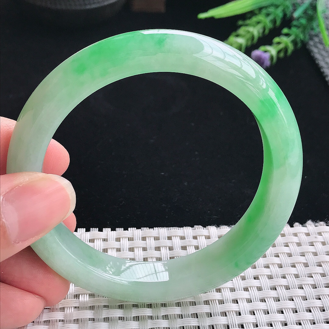 实拍A货翡翠59.5/12.3/9.1老坑精美冰润飘阳绿手镯翡翠玉镯手环