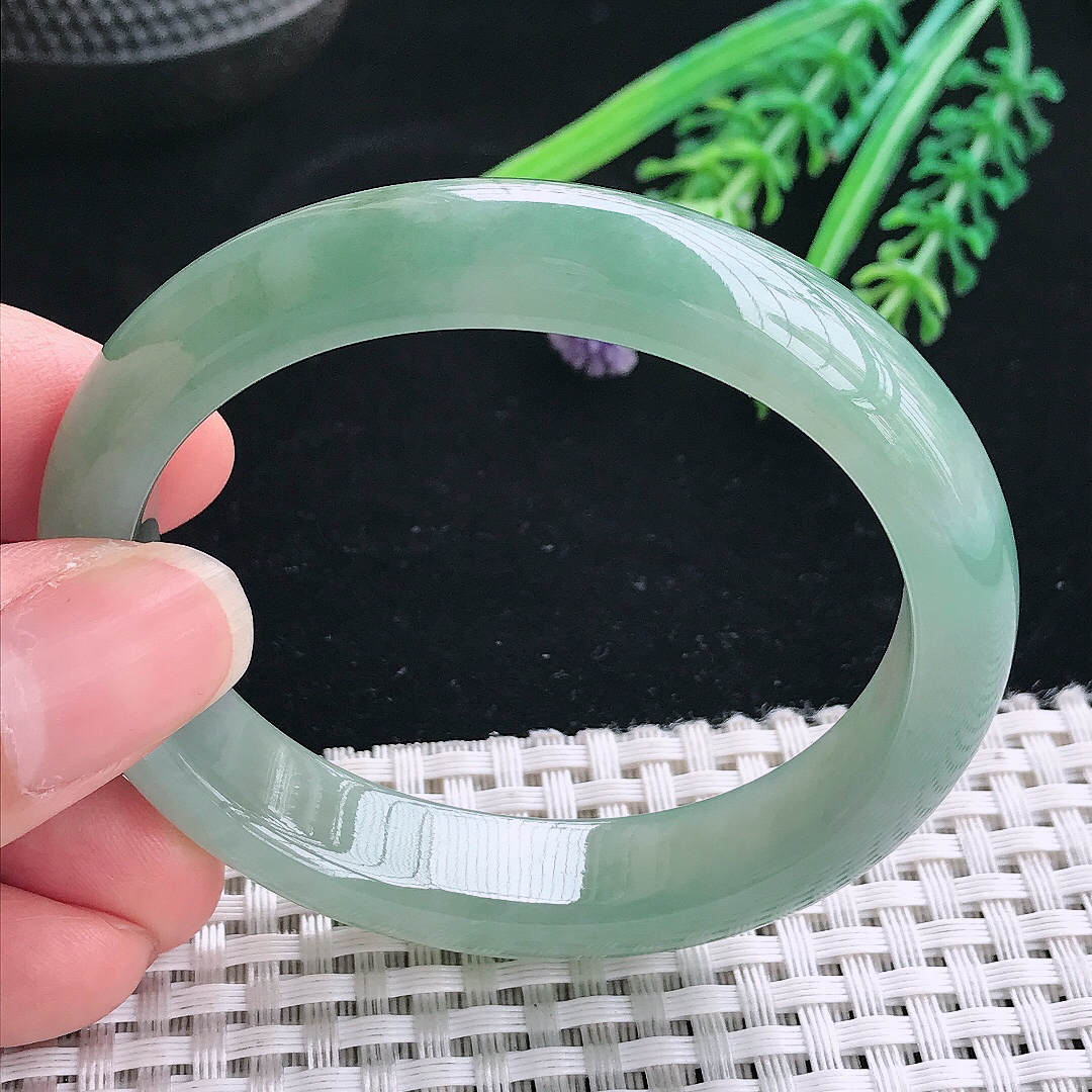 实拍A货翡翠53.5/48/12.1/7.6老坑冰润起胶满油绿贵妃手镯翡翠玉镯手环