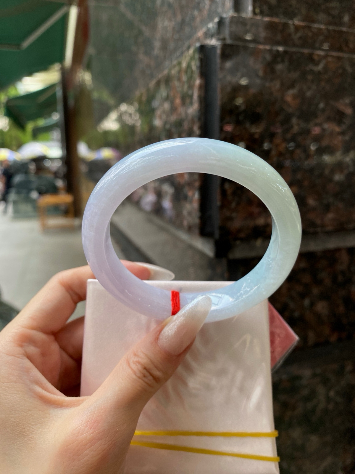 【淡春彩手镯】
尺寸：57.3-12.4-8.6
自然光无滤镜，原图直出