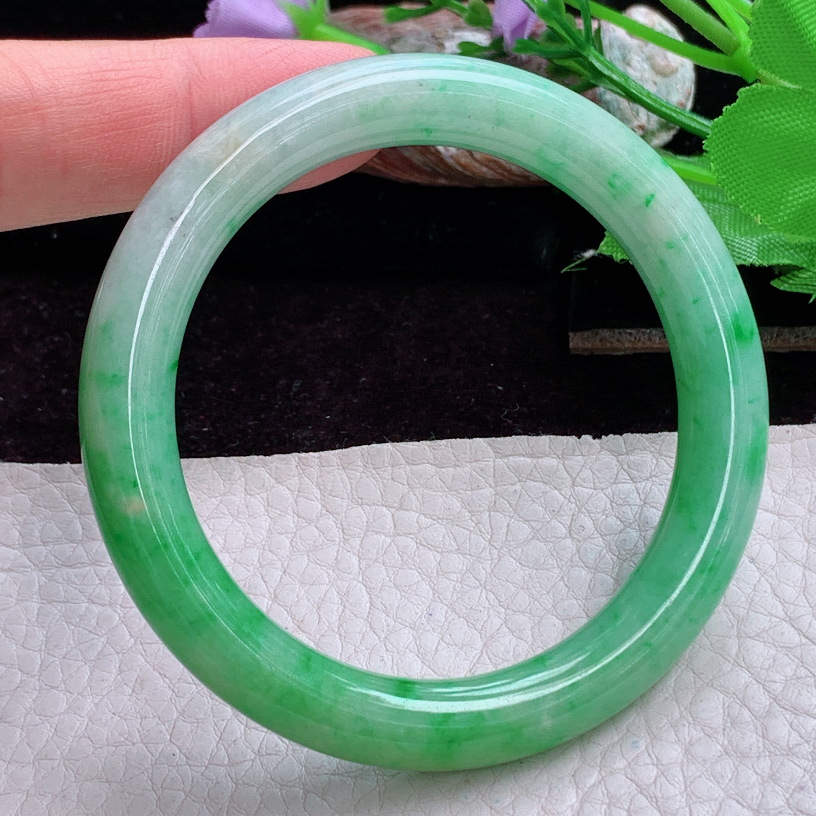 xc小圈口52*9.2*9美人镯 天然缅甸翡翠手镯飘阳绿圆条正圈玉镯子