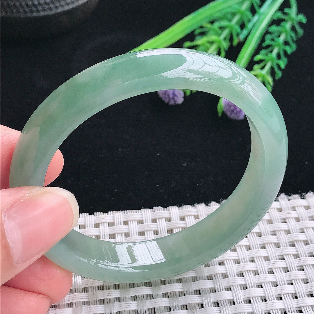 实拍A货翡翠53.5/48/12.1/7.6老坑冰润起胶满油绿贵妃手镯翡翠玉镯手环