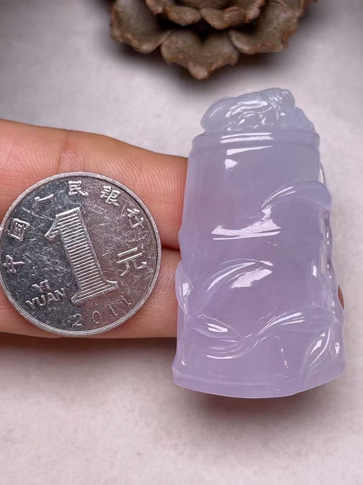 冰糯种淡紫罗兰【节节高】吊坠、种水好，玉质细腻 ，卖相好‘