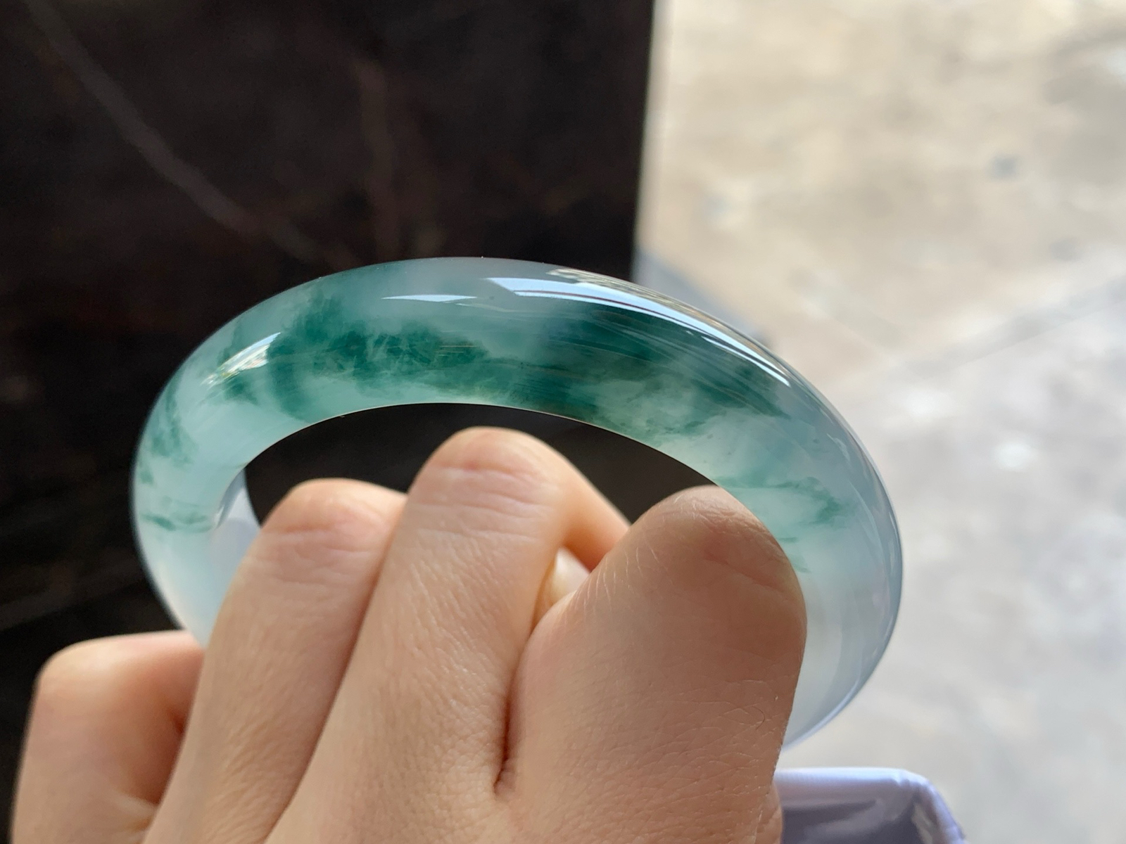 53.5-12-8.3

冰蓝花手镯^_^冰透 飘花浓郁