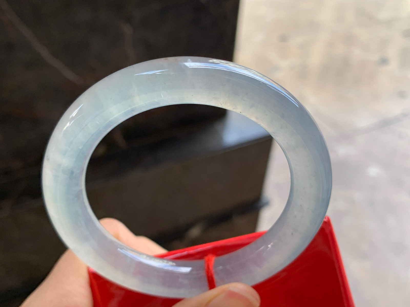 54.5-11.3

高冰圆条手镯^_^透亮 荧光十足