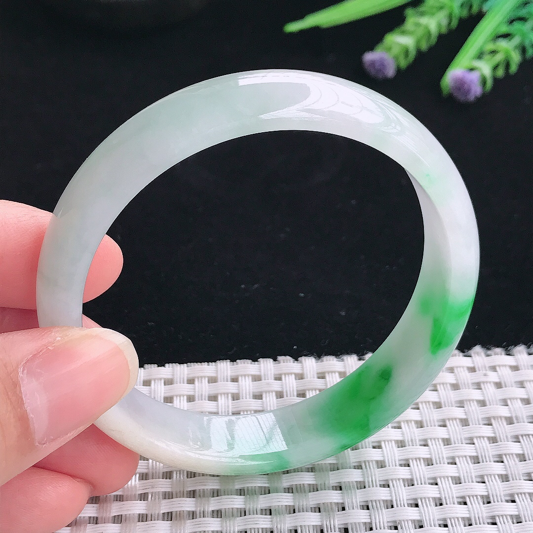 实拍A货翡翠58/13.7/6.5老坑精美飘阳绿手镯翡翠玉镯手环