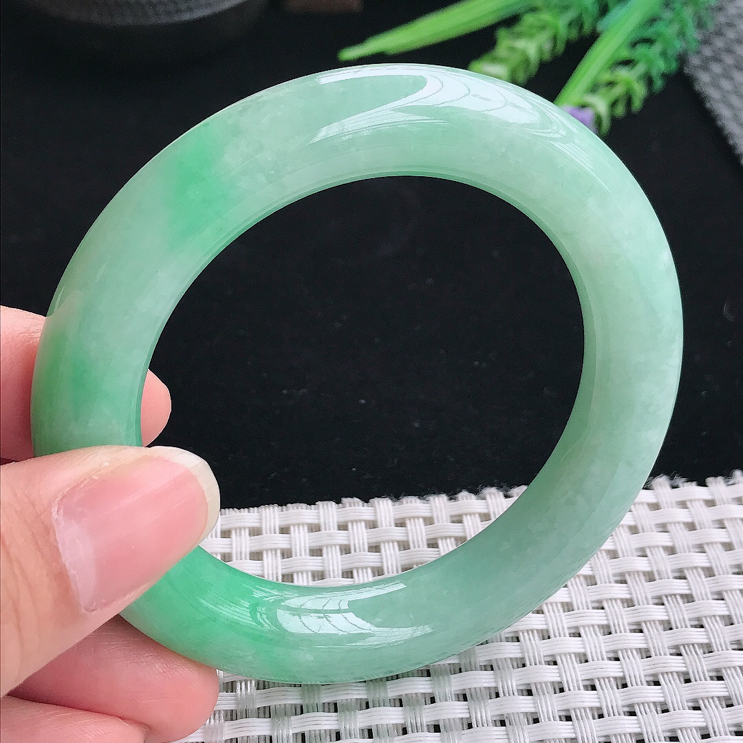 实拍A货翡翠54.5/12.1/11.6老坑精美温润苹果绿胖圆条手镯翡翠玉镯手环