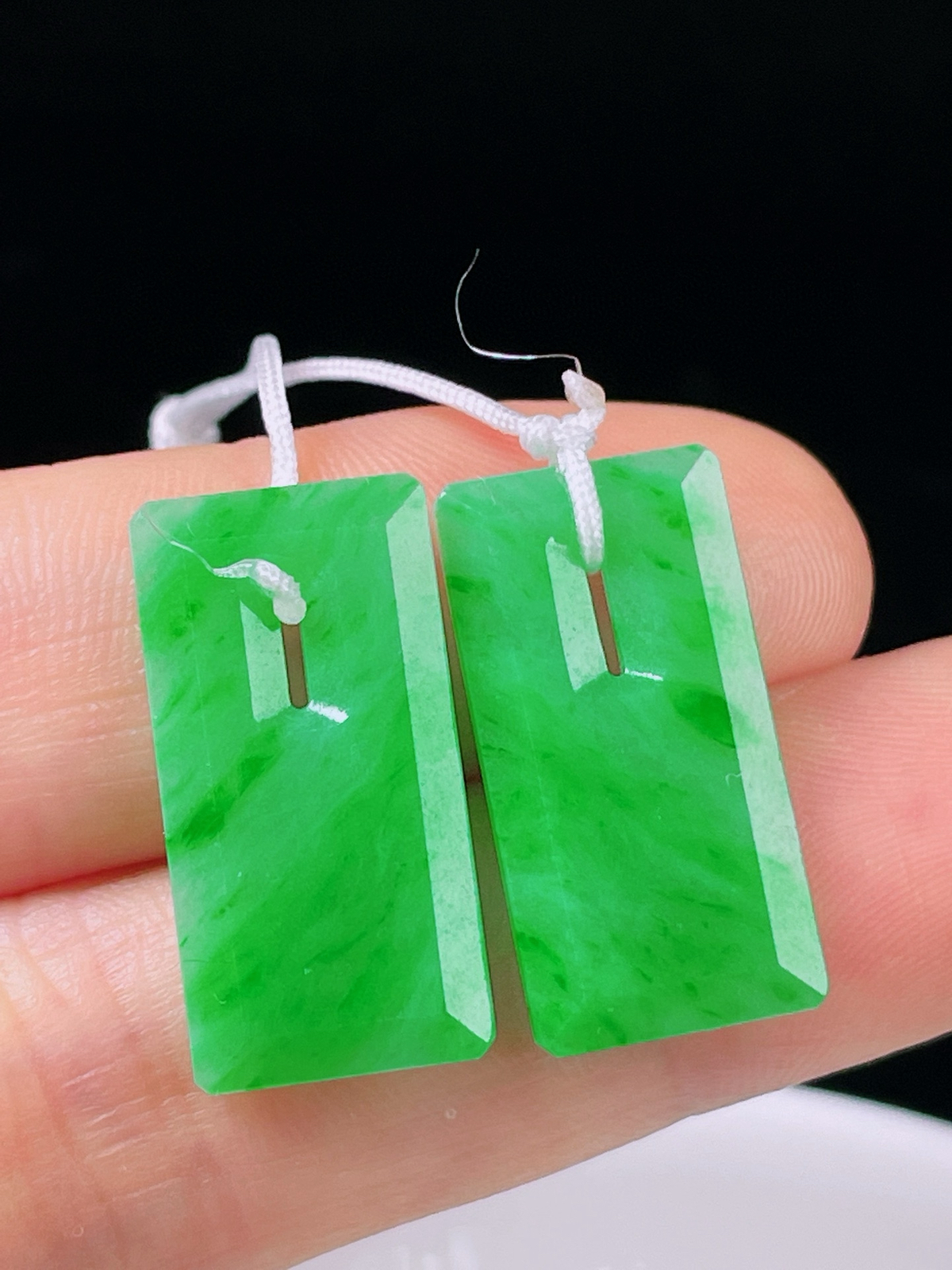 飘绿耳坠，老种起光 ，细底通透，尺寸：23.4/12.2/2.9mm0323