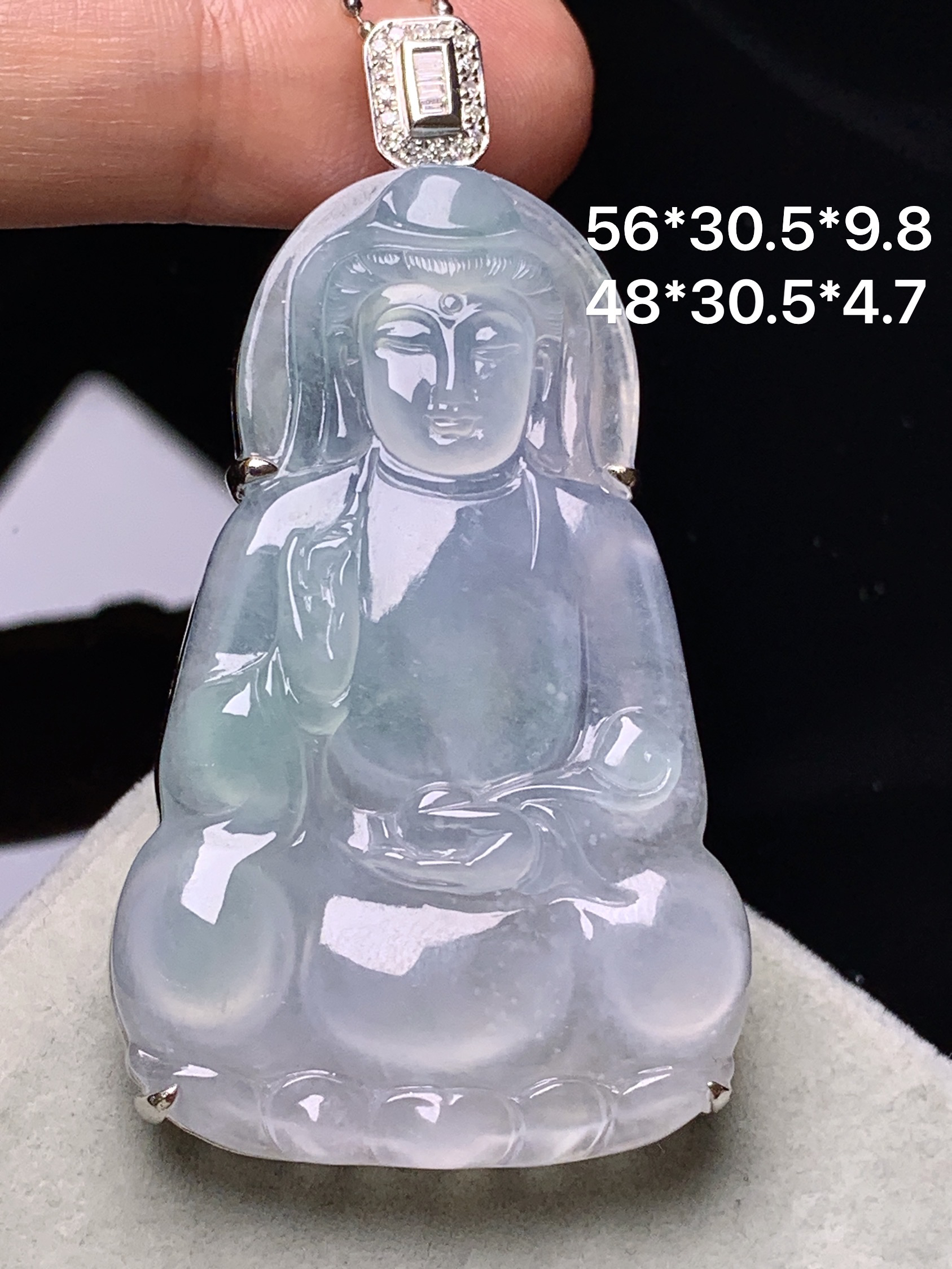 18k金钻镶嵌冰种观音吊坠 玉质细腻 色泽艳丽清新 水润亮眼 整体尺寸56*30.5*9.8g2