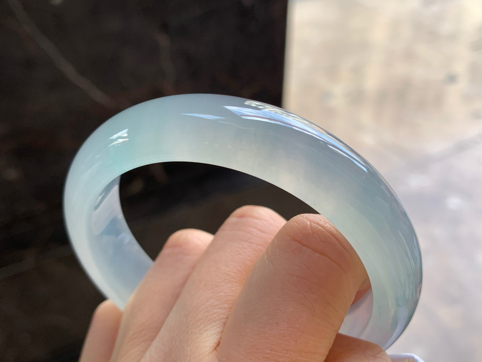 58.5-14.1-9.2

冰种手镯^_^透亮 荧光十足