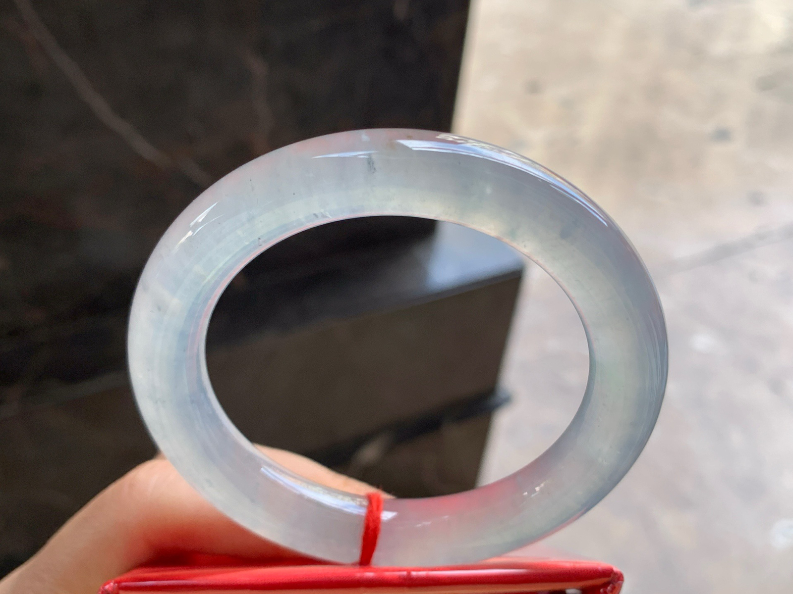 54.5-11.3

高冰圆条手镯^_^透亮 荧光十足