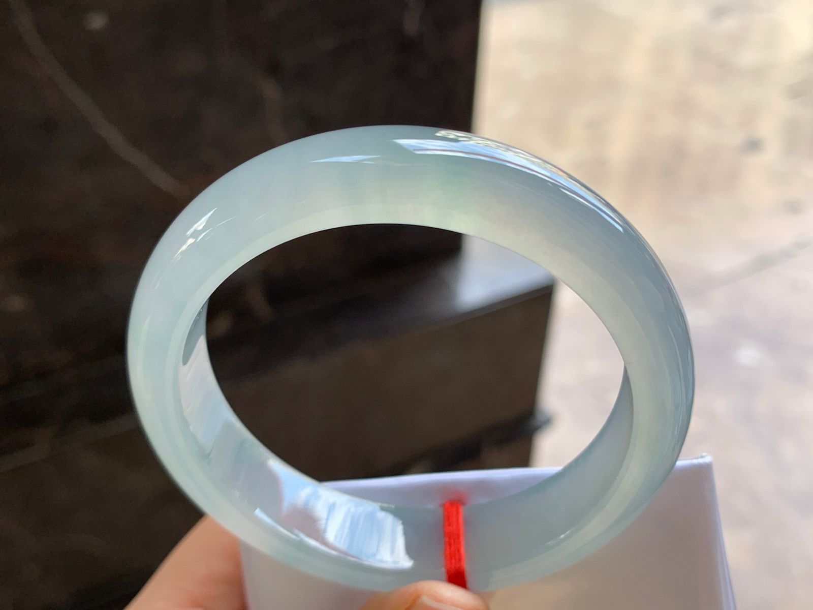 58.5-14.1-9.2

冰种手镯^_^透亮 荧光十足