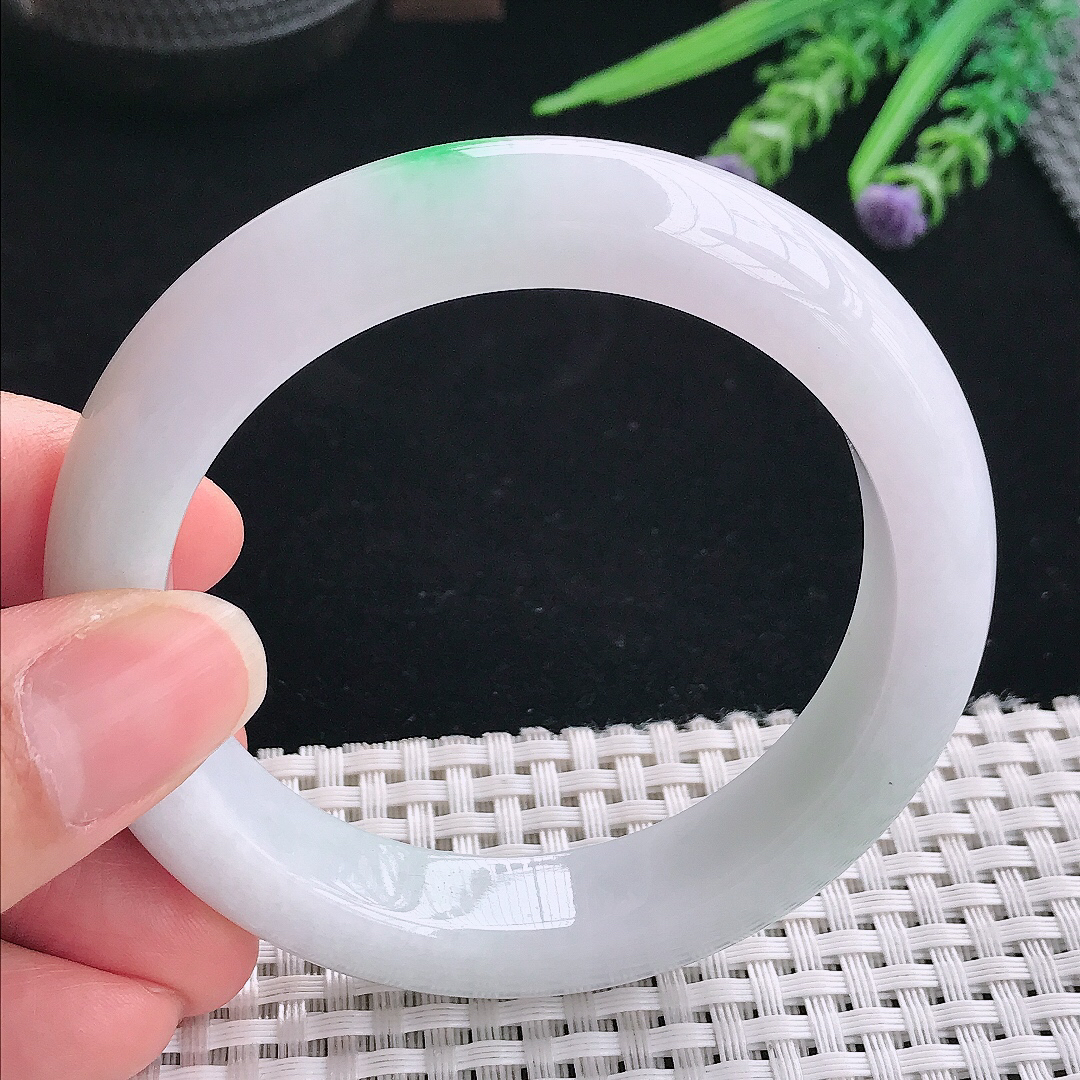 实拍A货翡翠56.5/12.8/9.5老坑精美飘阳绿白底青手镯翡翠玉镯手环