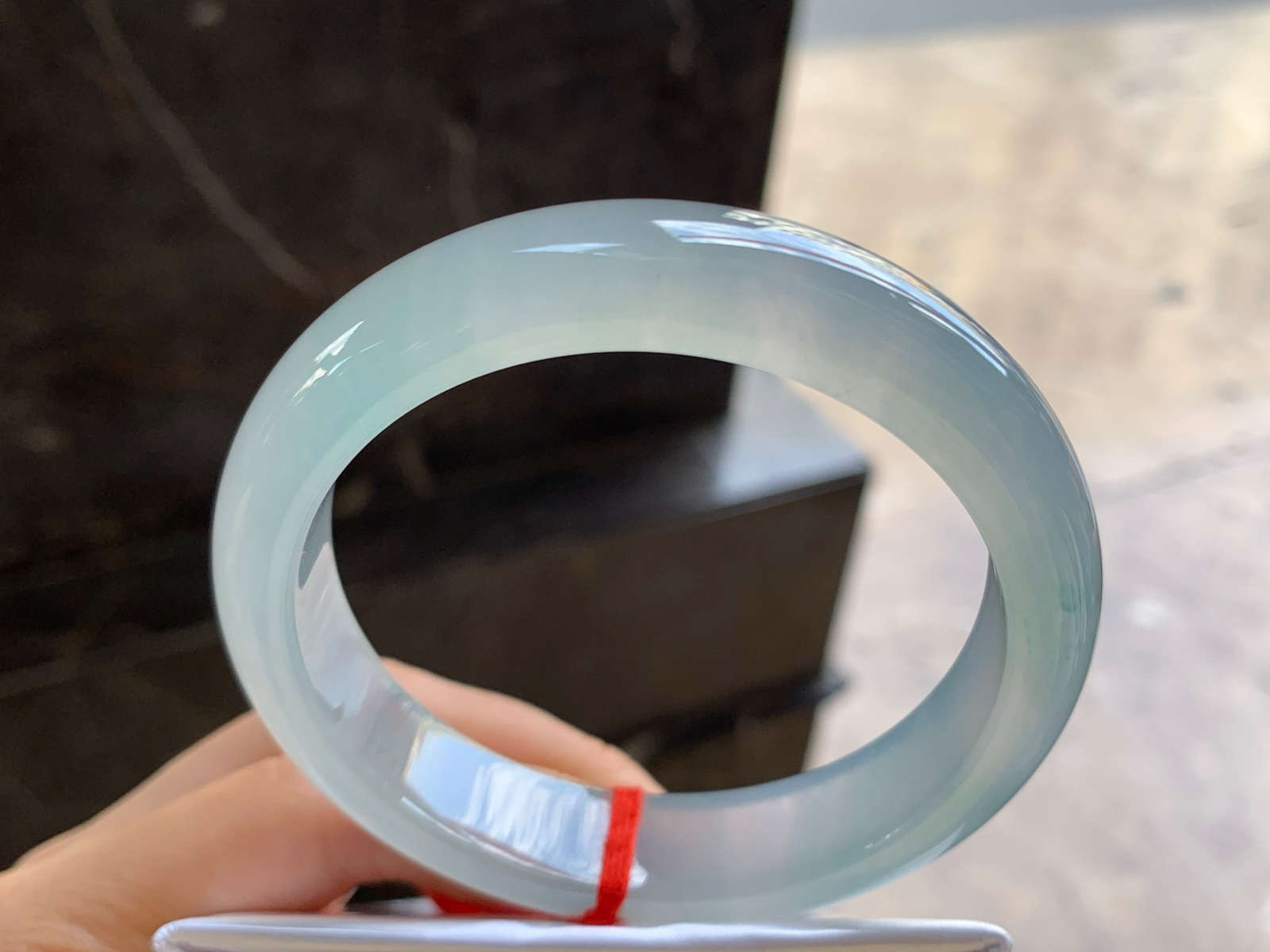 58.5-14.1-9.2

冰种手镯^_^透亮 荧光十足