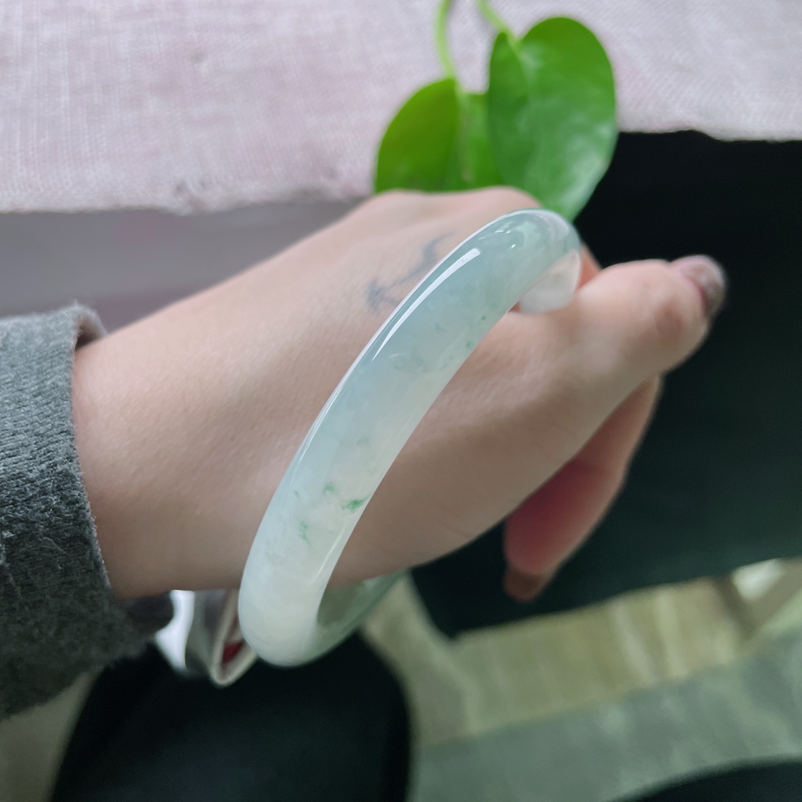 55.2/9.6，飘花圆条，细腻，水润，耐看，雅致，灵动，无暇