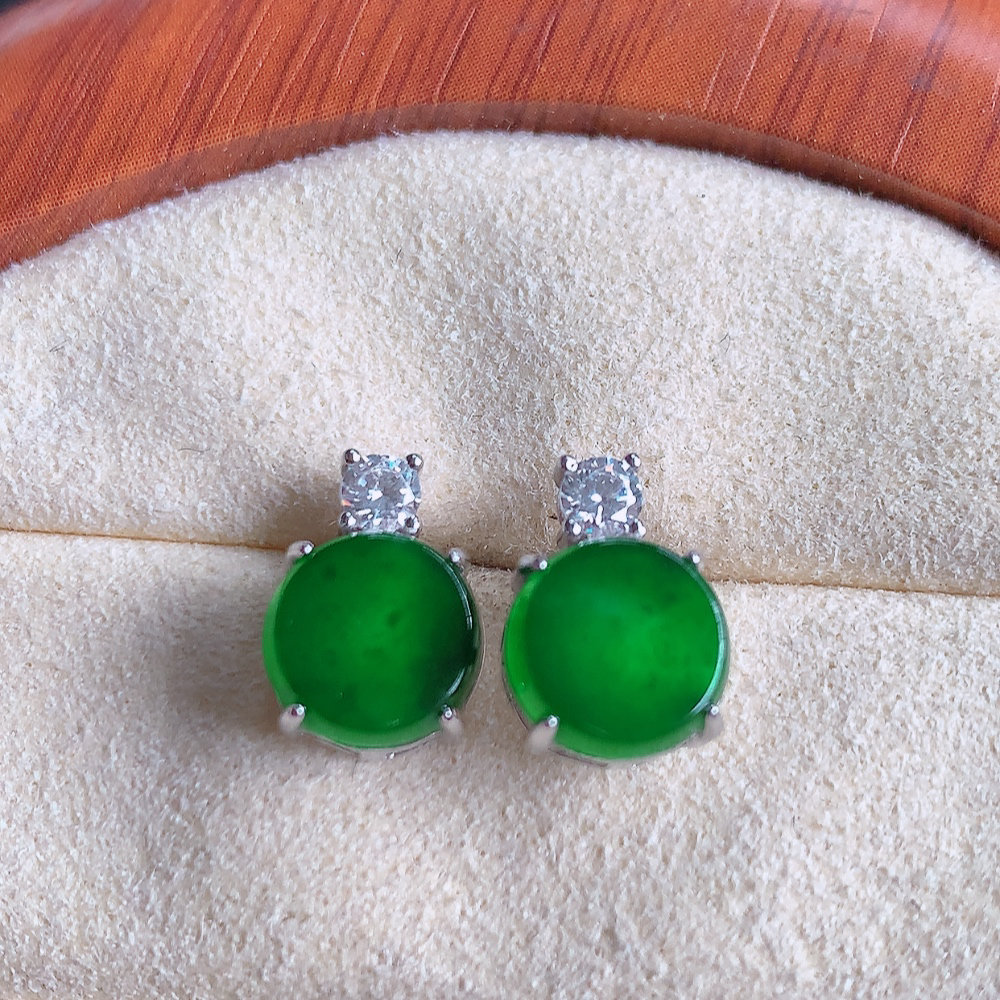 冰透满绿翡翠925银镶耳坠，自然光实拍，翠色灵动，颜色漂亮，种老水足，品相佳，佩戴佳品！W481.2