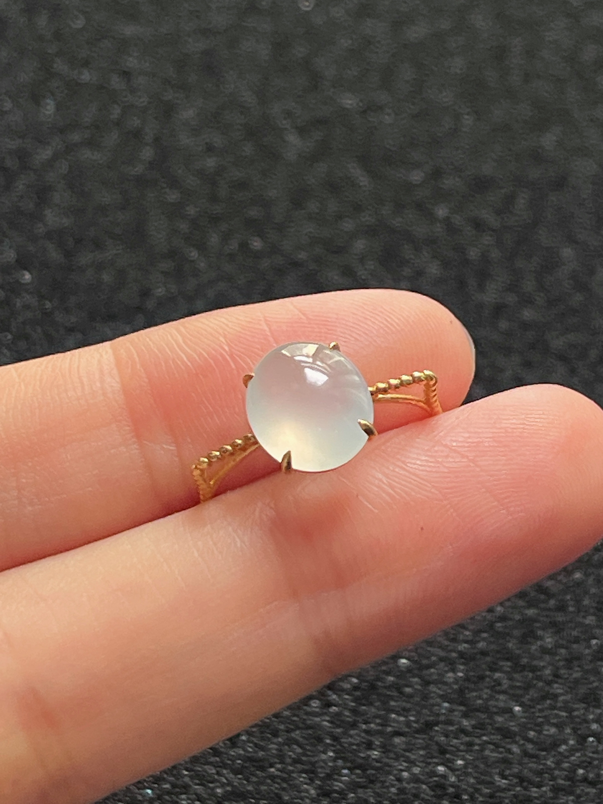 18k金翡翠白色戒指