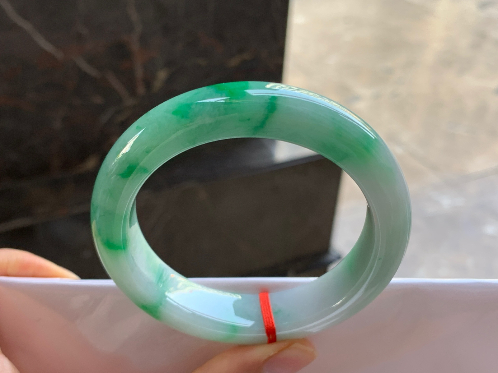 55-14-9.5

浓绿色手镯^_^鲜艳