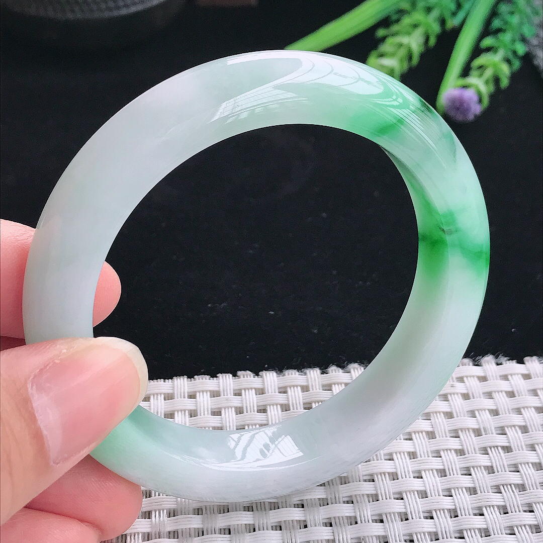 实拍A货翡翠55.3/12.3/9.5老坑精美冰润飘阳绿手镯翡翠玉镯手环