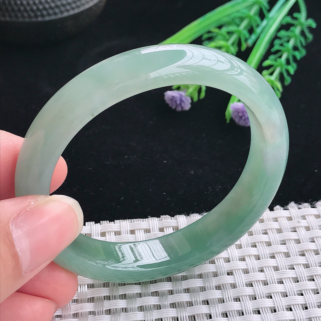 实拍A货翡翠53.5/48/12.1/7.6老坑冰润起胶满油绿贵妃手镯翡翠玉镯手环