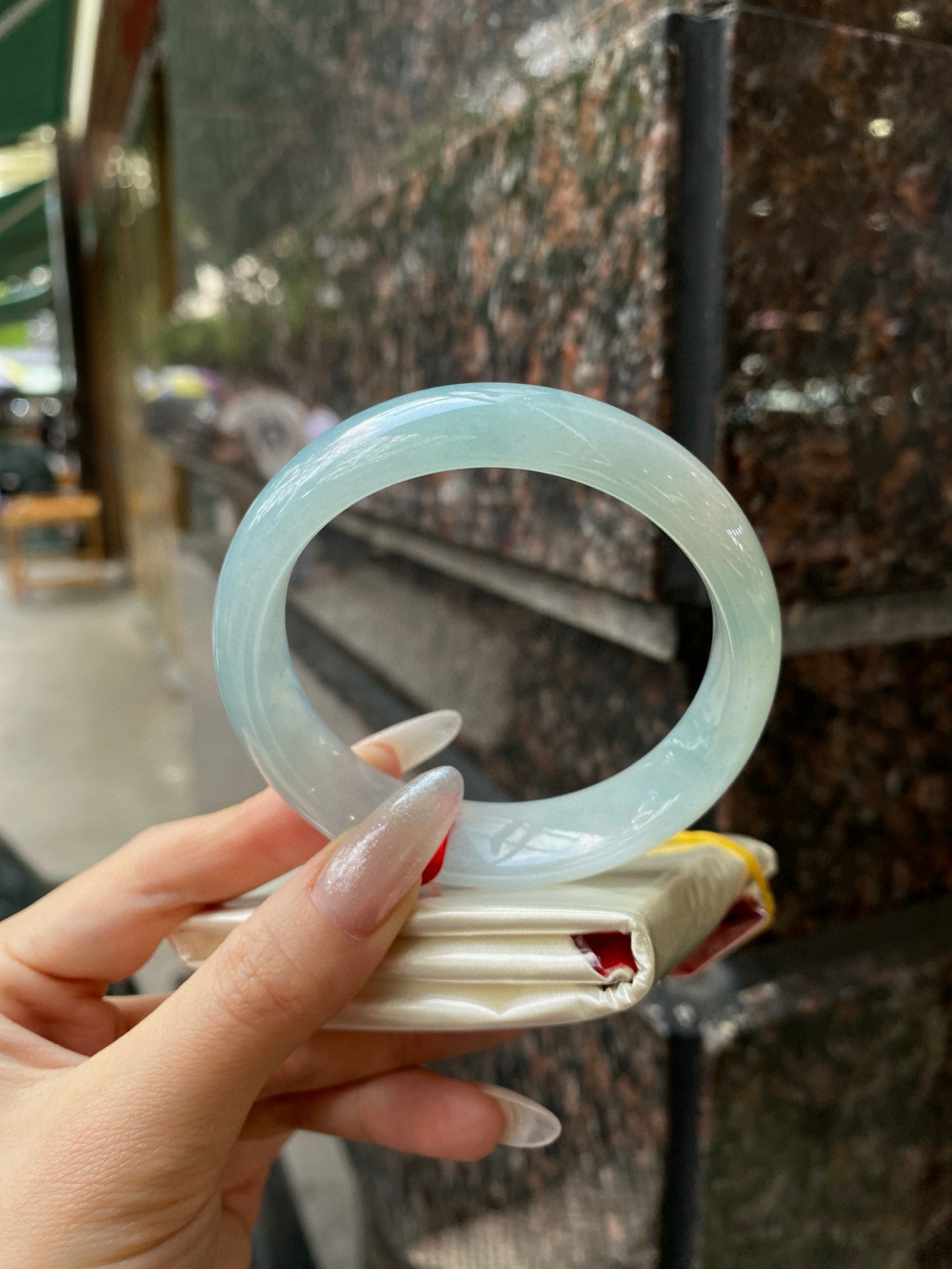 【蓝底宽版手镯】
尺寸：58.8-15.6-8
自然光无滤镜，原图直出