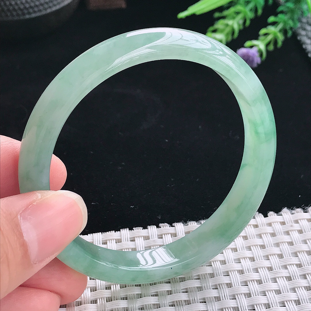 实拍A货翡翠56.5/10.7/6.8老坑冰胶水灵冰晴绿手镯翡翠玉镯手环