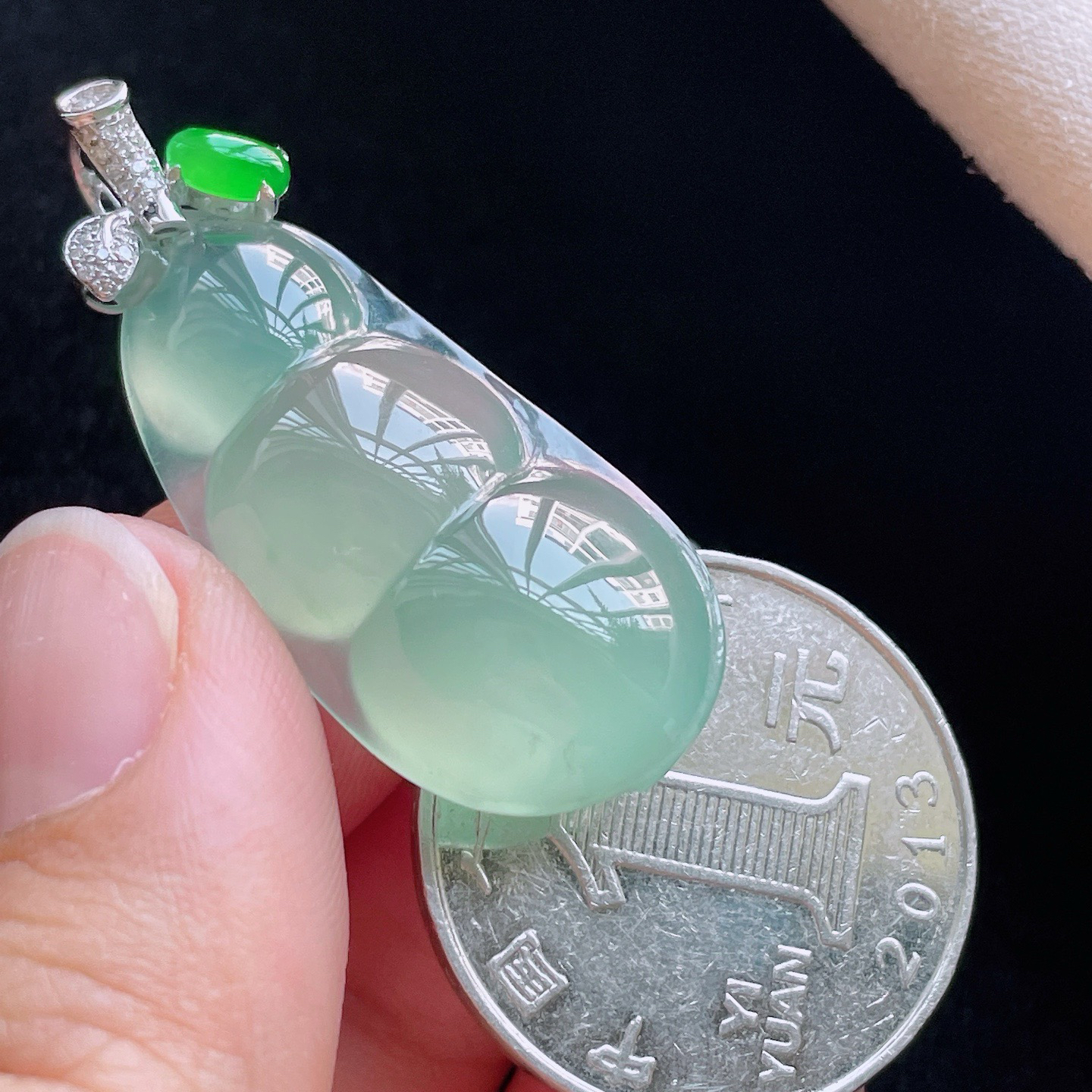 18K 冰种晴水·福豆

裸33.8-15.7-7.4