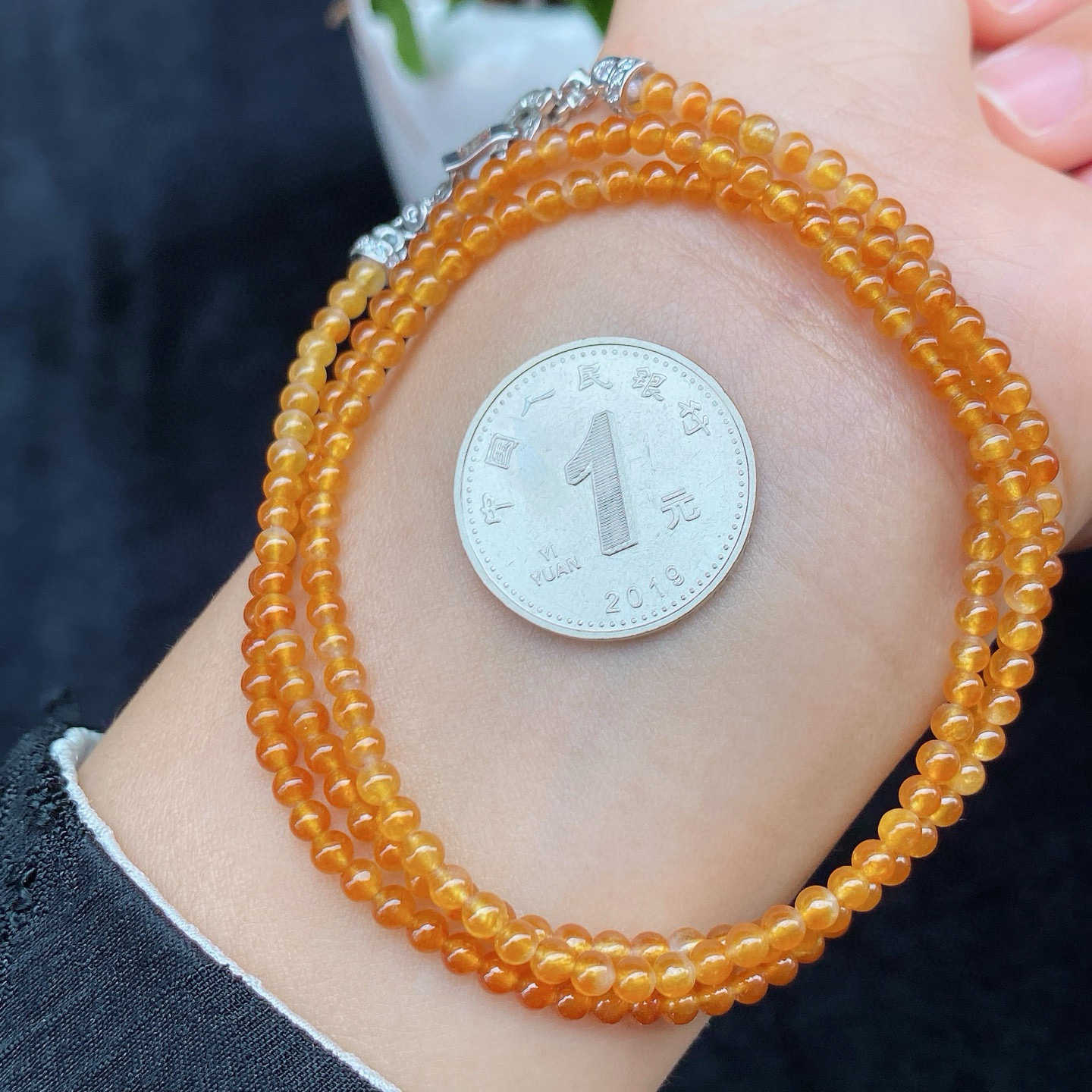 冰黄小米珠珠链 
如清晨的阳光般温暖
温润的光泽，细腻的质感
是你的时尚必备单品