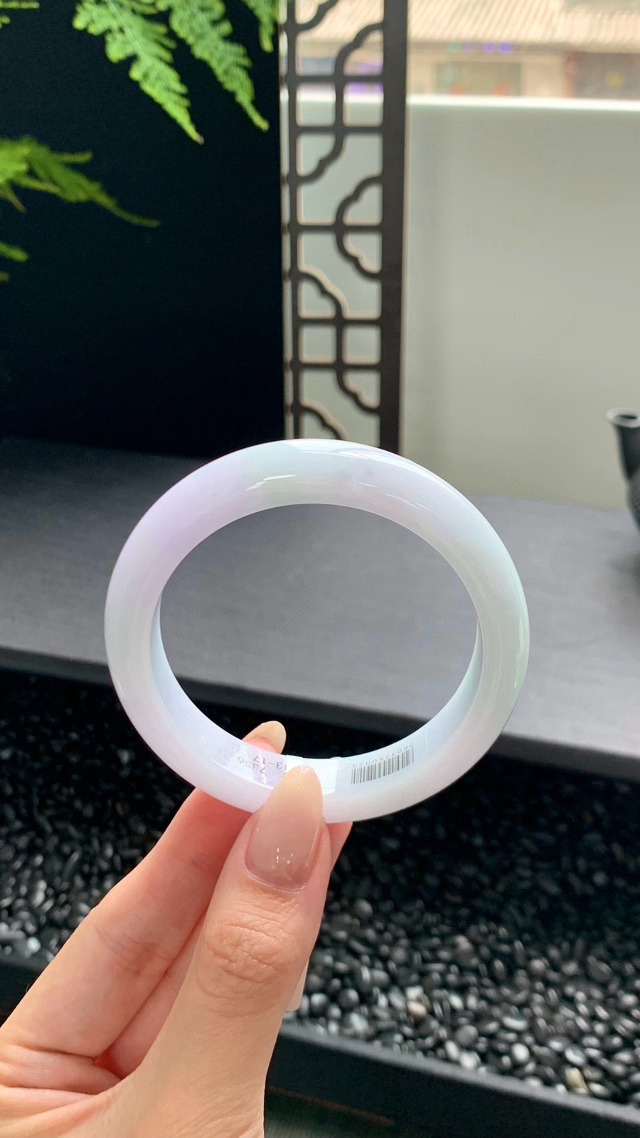 底妆细腻有水头，春彩底清新甜美，色泽淡雅古朴，时而幻紫时而幻绿，仙气满满56-12.5-8mm