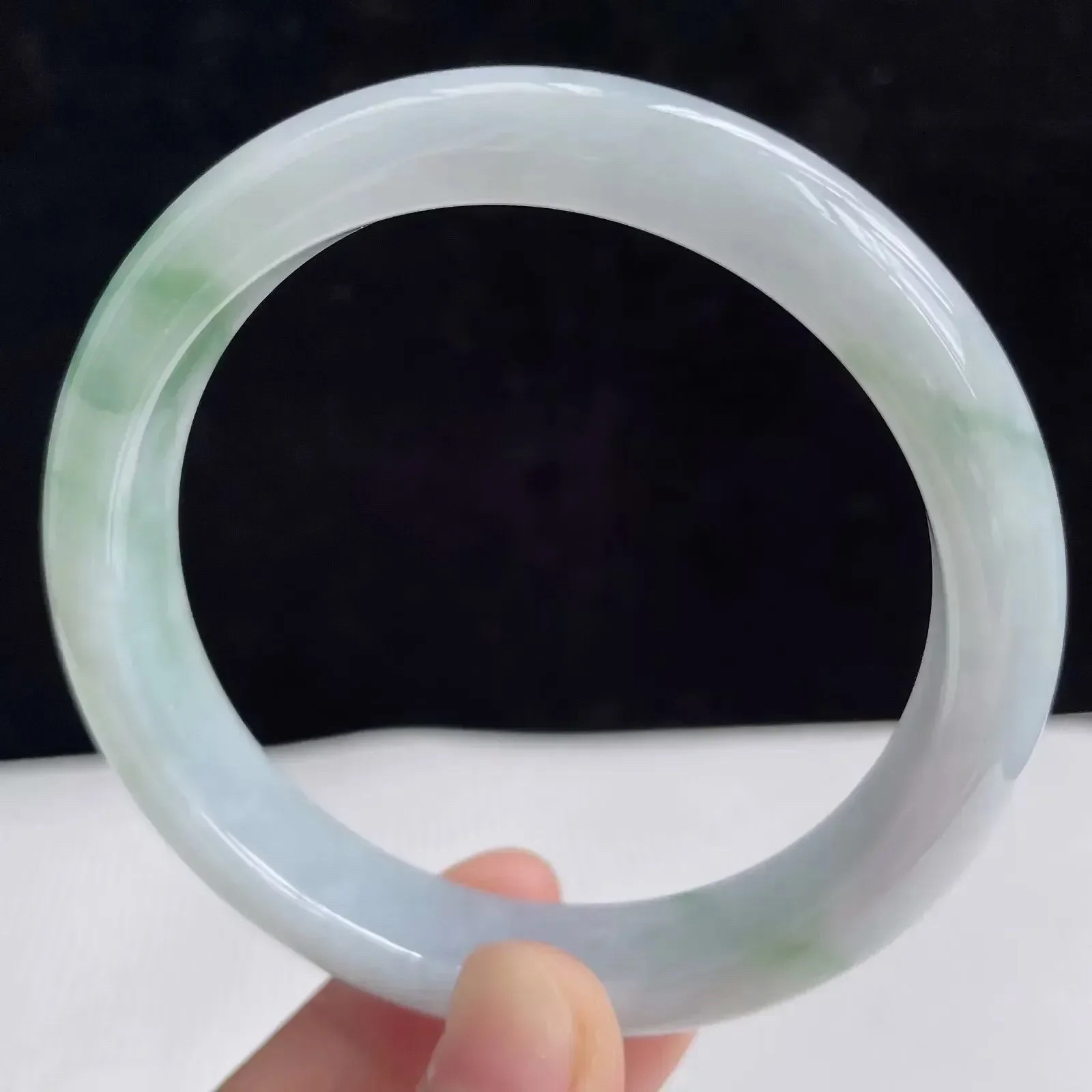 58.7圈有种有色天然翡翠A货飘绿玉手镯好种水春彩水润手镯53.06g