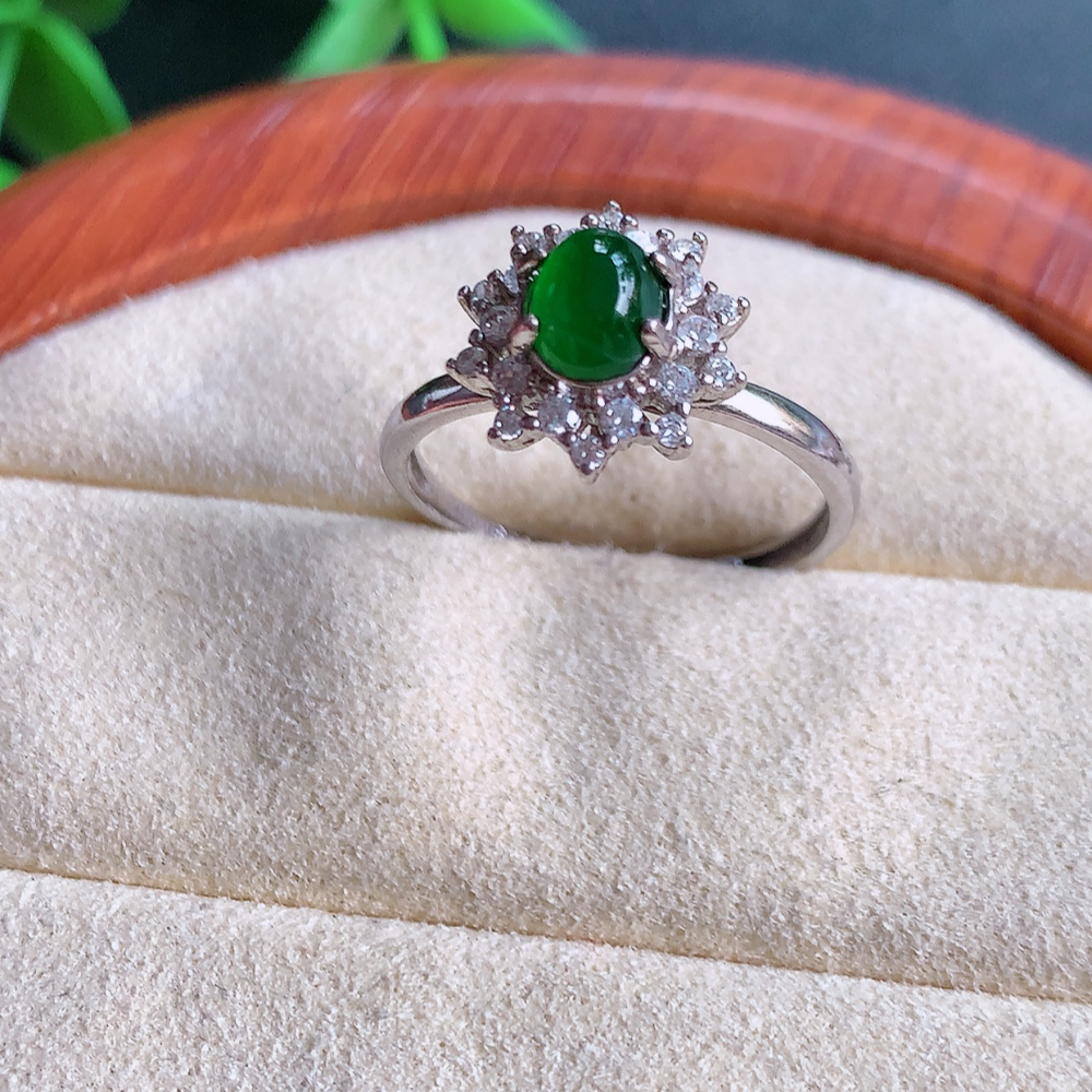 冰润满绿925银镶翡翠戒指  玉质细腻  冰清玉润  飘花灵动  颜色漂亮  W481.25   内