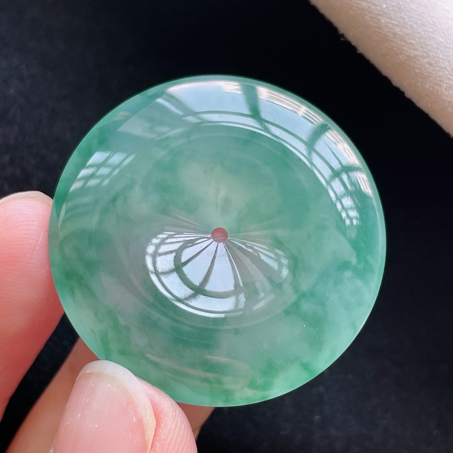 冰种飘花·平安扣

裸33.8-5.8