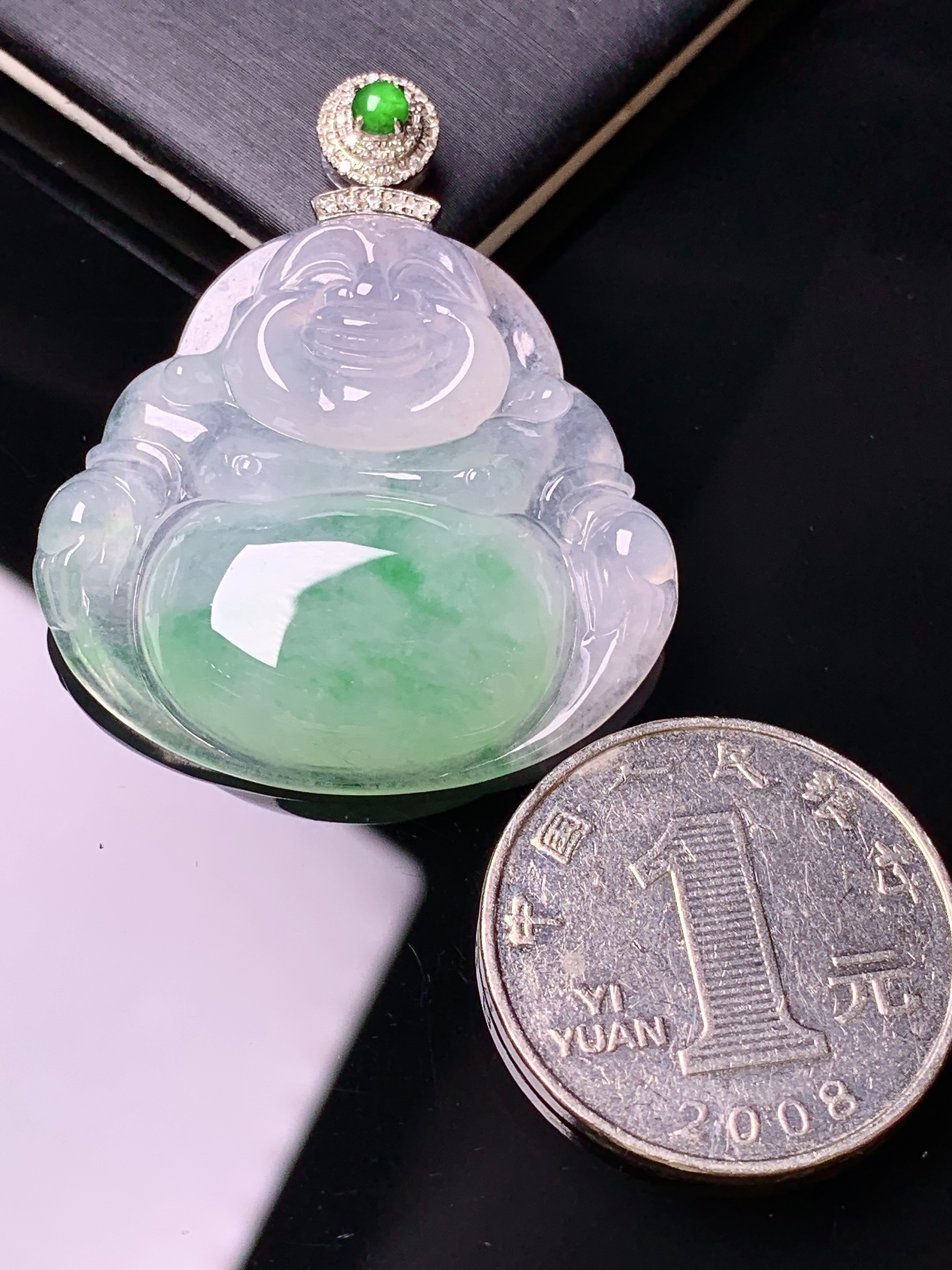 18k金钻镶嵌冰种吊坠 玉质细腻 色泽艳丽清新 水润亮眼 整体尺寸41.2*34.6*6.6x1