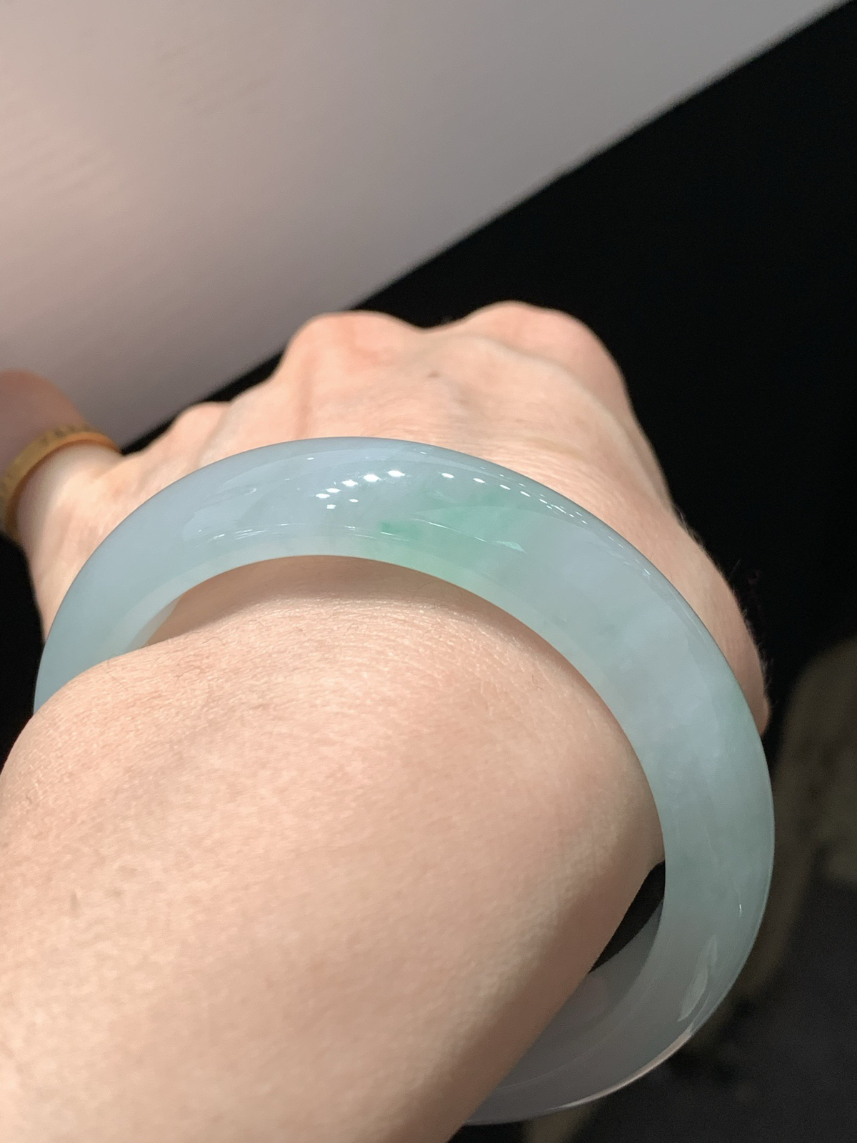 尺寸53.9/13/8.5，糯冰手镯
种好水润 清新甜美