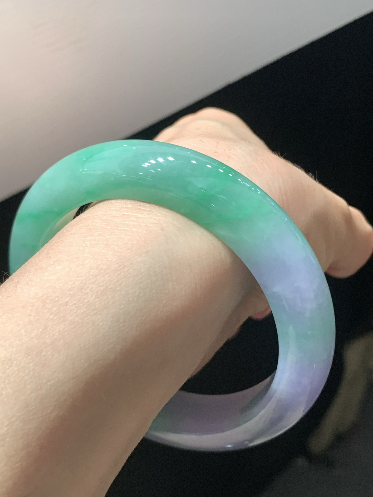 尺寸56.5/13.1/9.9，春彩手镯
水润细腻 色艳 上手好看