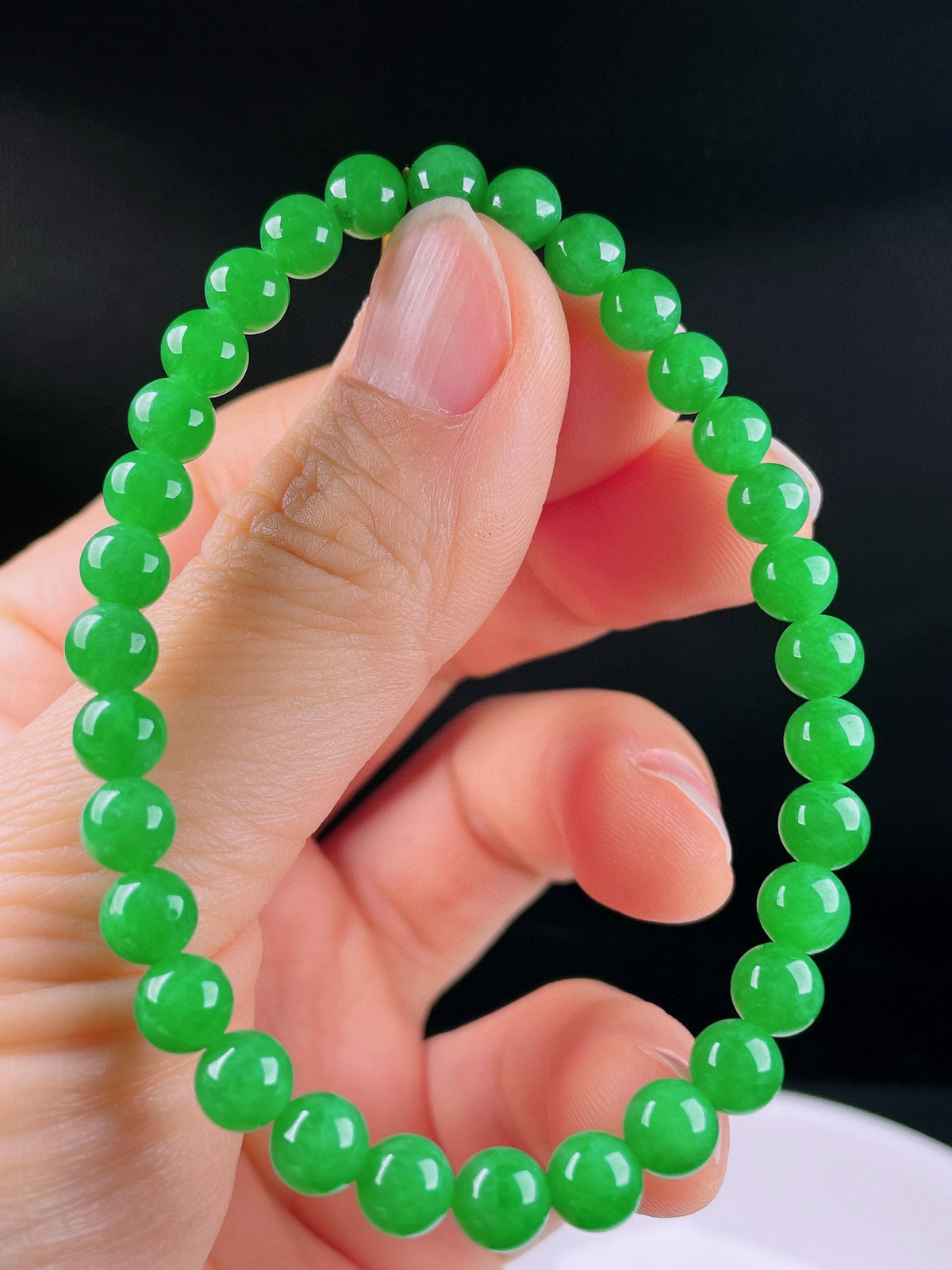 辣绿手串，老种起光，细底通透，尺寸：6.2mm