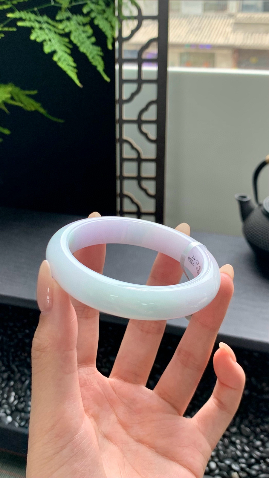 底妆细腻有水头，春彩底清新甜美，色泽淡雅古朴，时而幻紫时而幻绿，仙气满满56-12.5-8mm